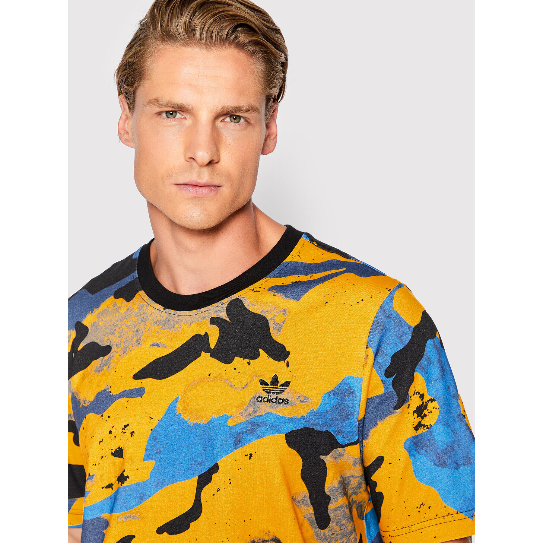 adidas Тишърт Camo Series Allover Print HK2801 Цветен Regular Fit - Pepit.bg