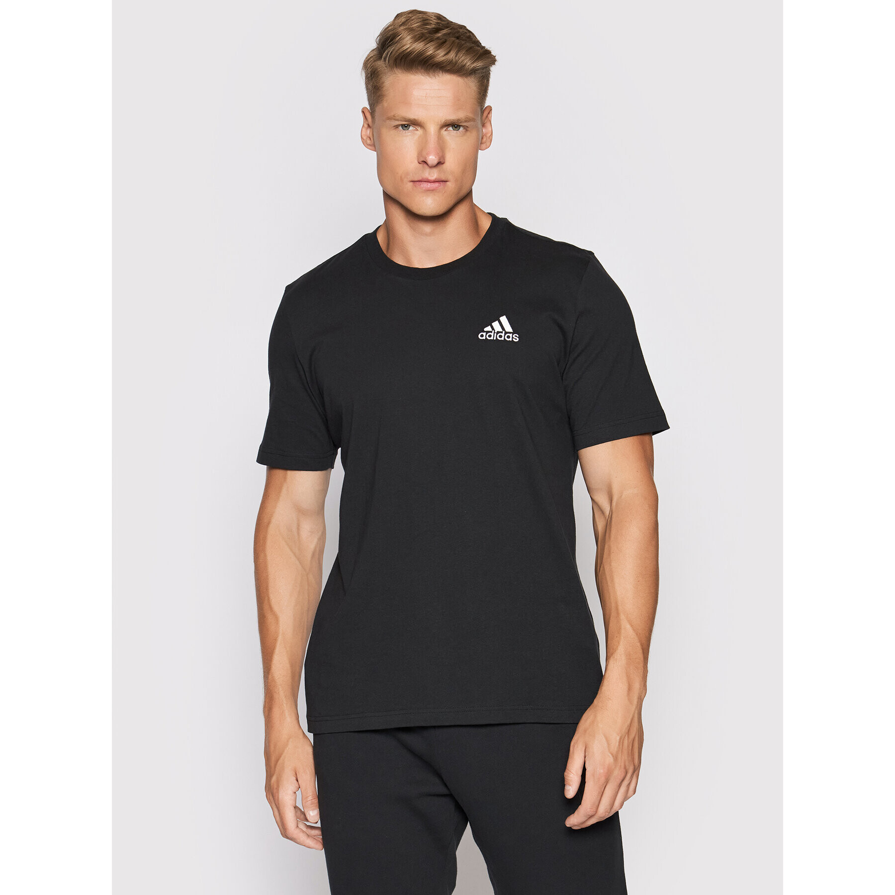 adidas Performance Тишърт Essentials Embroidered Small Logo GK9639 Черен Regular Fit - Pepit.bg