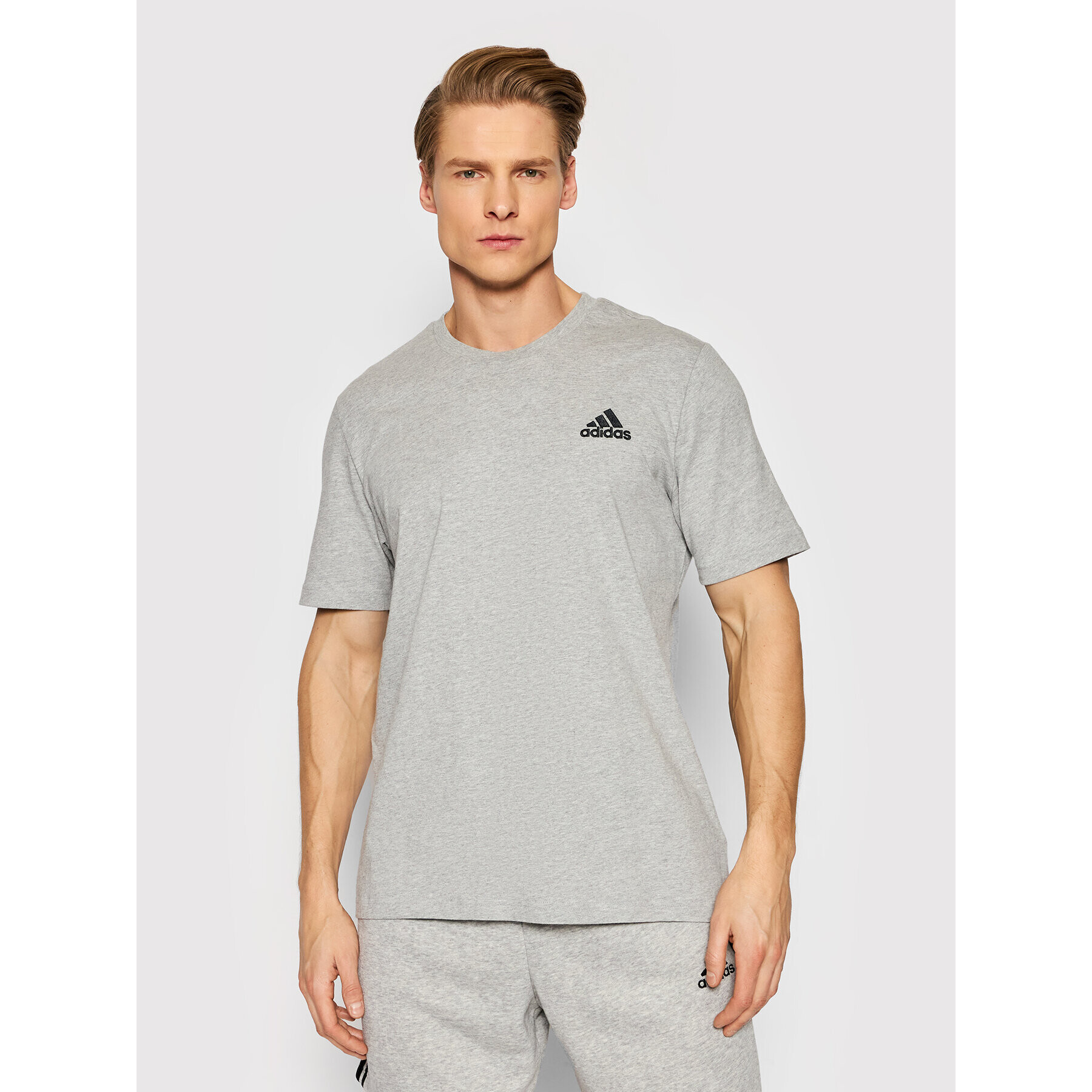 adidas Тишърт Essentials Embroidered Small Logo GK9641 Сив Regular Fit - Pepit.bg