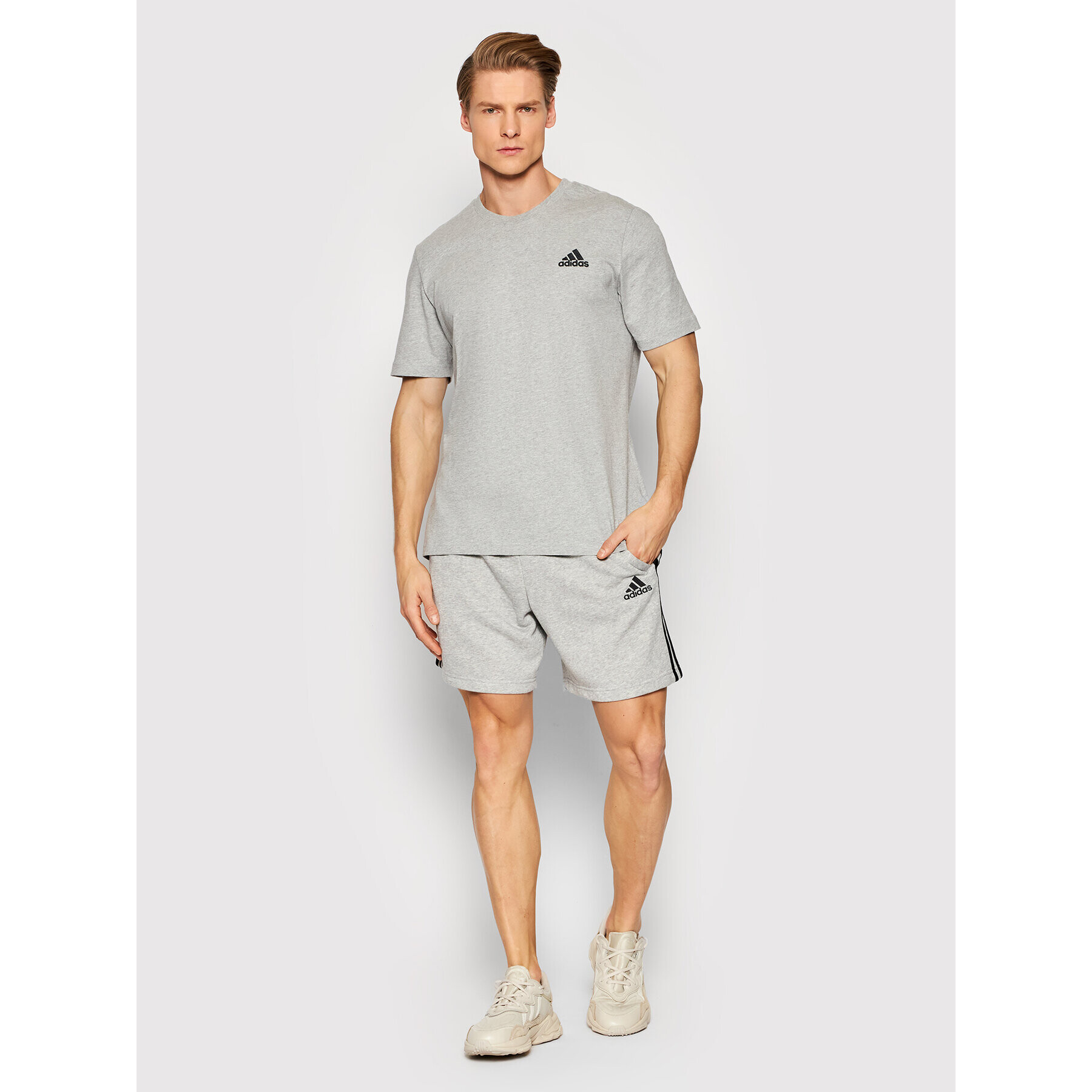 adidas Тишърт Essentials Embroidered Small Logo GK9641 Сив Regular Fit - Pepit.bg
