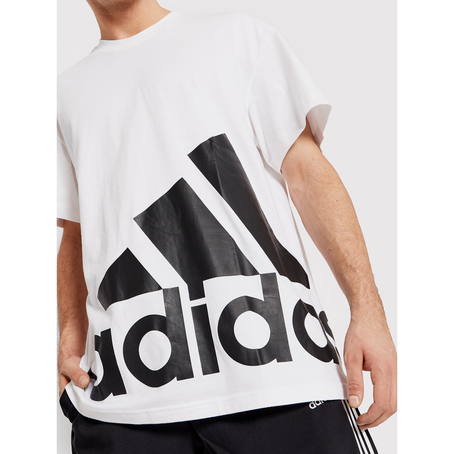 adidas Тишърт Essentials Giant Logo HE1829 Бял Relaxed Fit - Pepit.bg