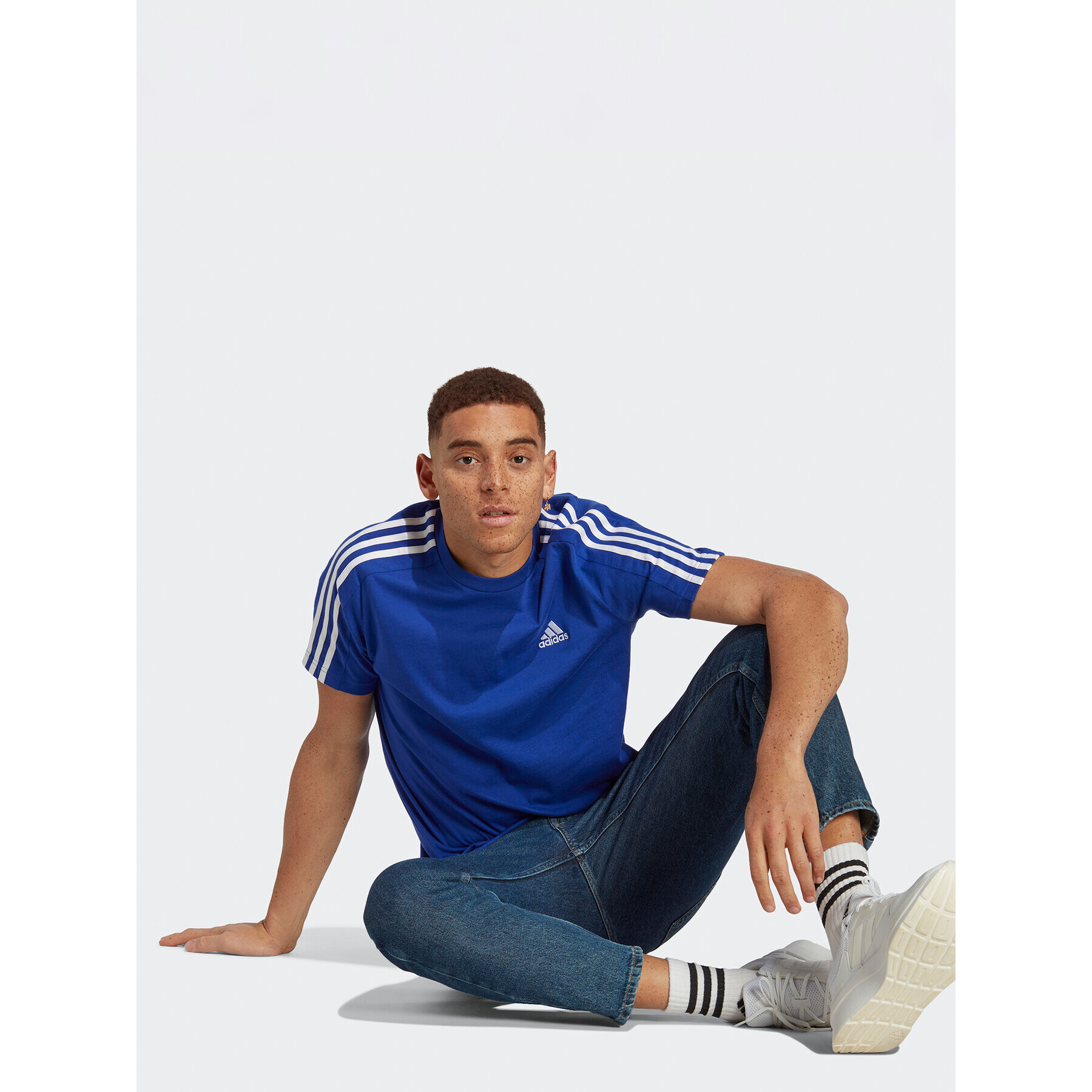 adidas Тишърт Essentials Single Jersey 3-Stripes T-Shirt IC9338 Син Regular Fit - Pepit.bg