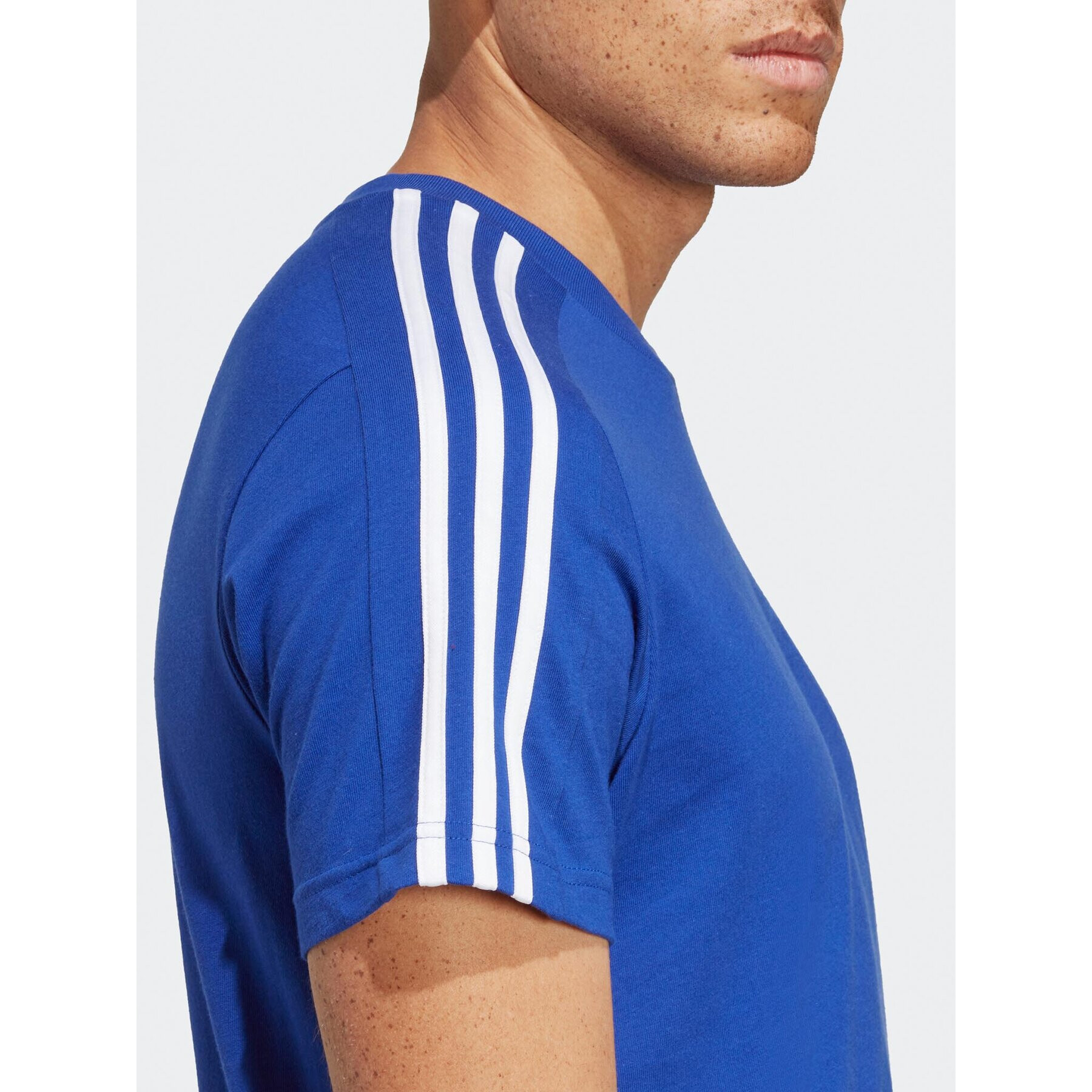 adidas Тишърт Essentials Single Jersey 3-Stripes T-Shirt IC9338 Син Regular Fit - Pepit.bg