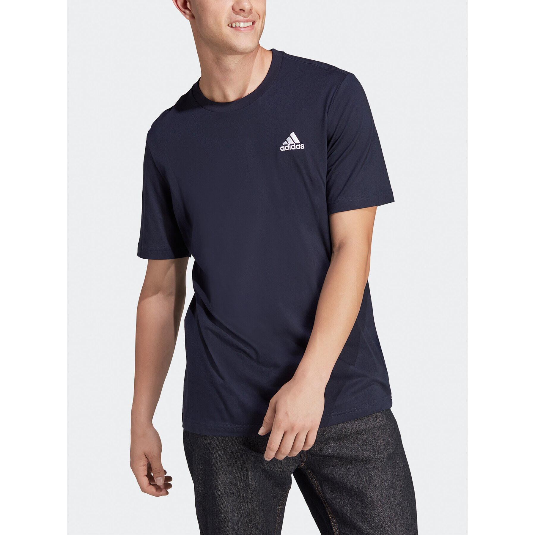 adidas Тишърт Essentials Single Jersey Embroidered Small Logo T-Shirt HY3404 Син Regular Fit - Pepit.bg