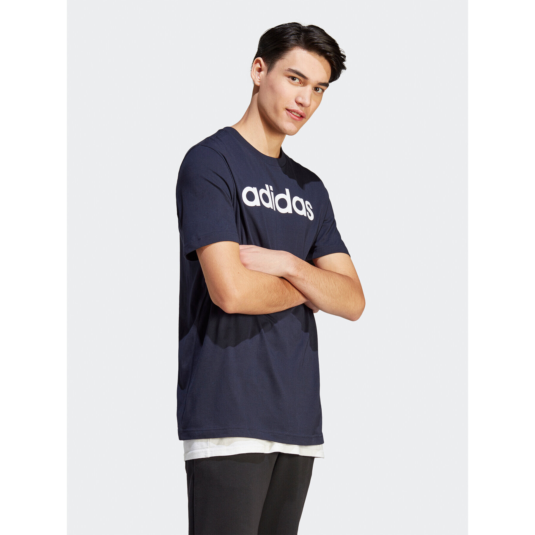 adidas Тишърт Essentials Single Jersey Linear Embroidered Logo T-Shirt IC9275 Син Regular Fit - Pepit.bg