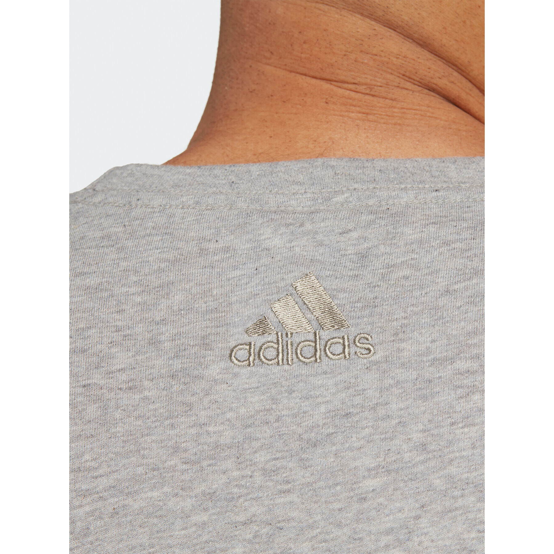 adidas Тишърт Essentials Single Jersey Linear Embroidered Logo T-Shirt IC9277 Сив Regular Fit - Pepit.bg