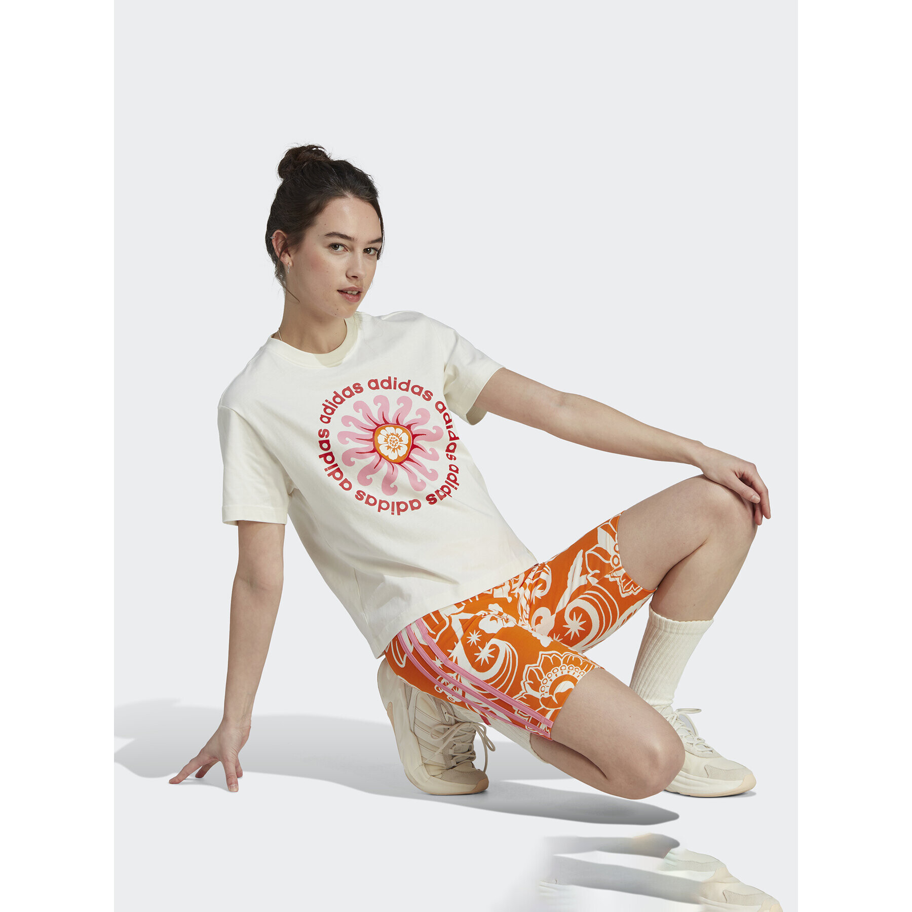 adidas Тишърт FARM Rio Graphic IM2391 Бял Regular Fit - Pepit.bg