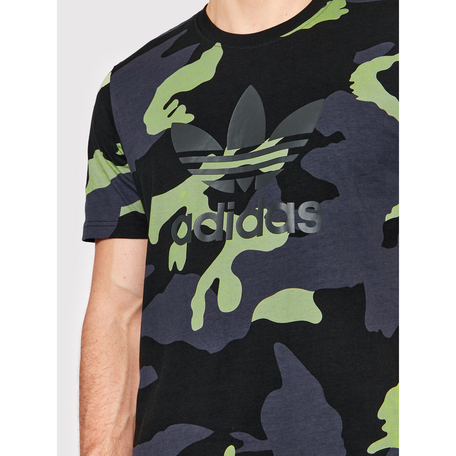 adidas Тишърт Graphics Camo HC7187 Цветен Regular Fit - Pepit.bg