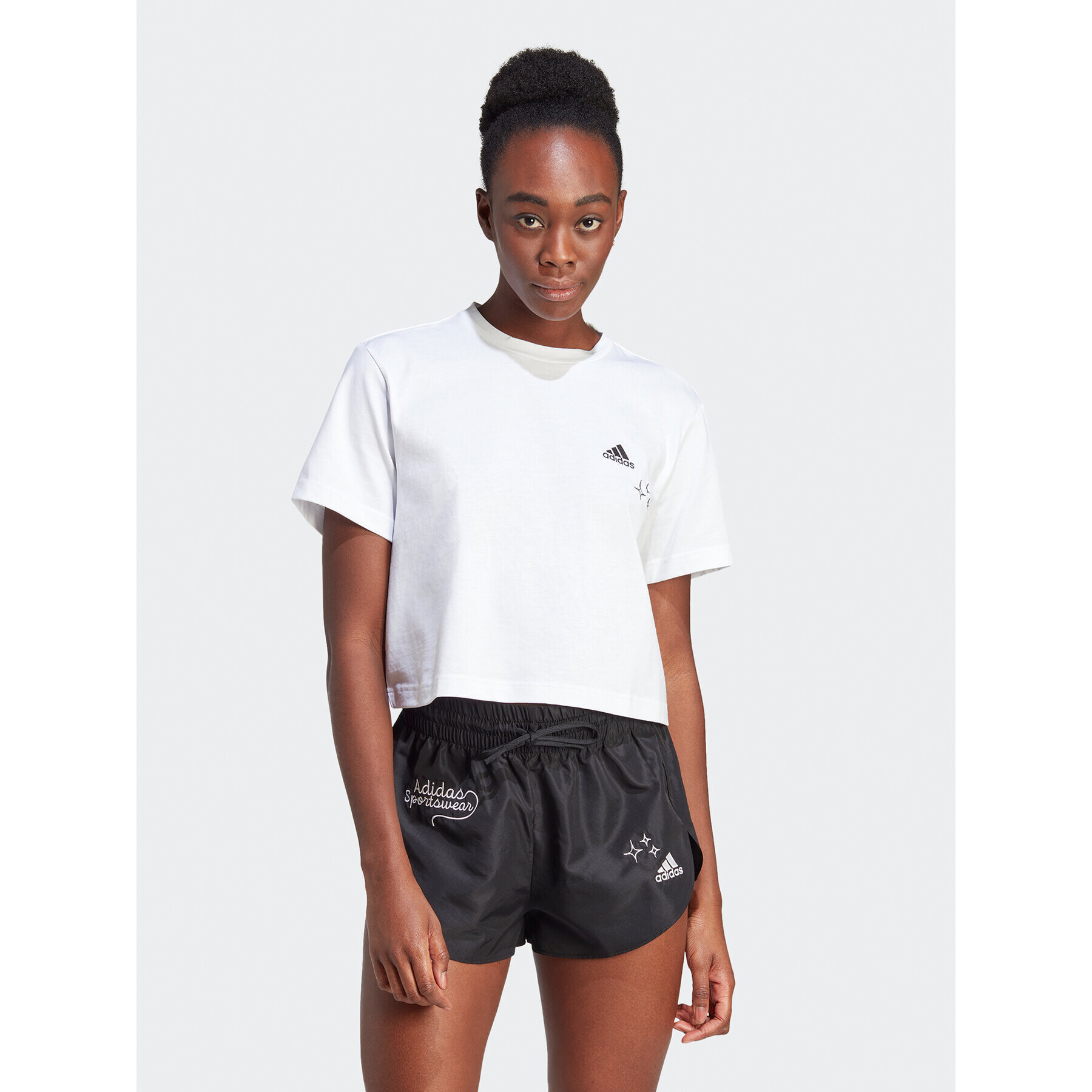 adidas Тишърт IA3161 Бял Loose Fit - Pepit.bg