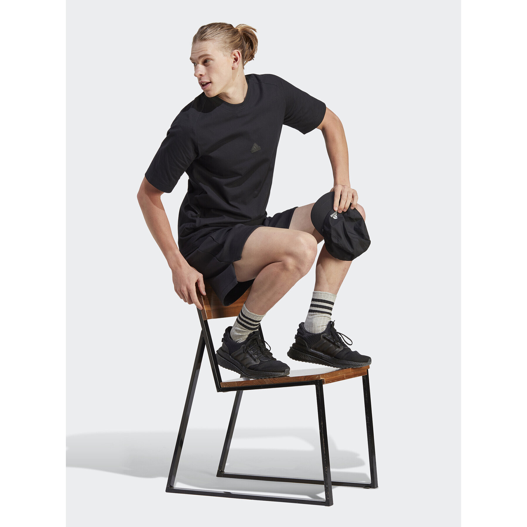adidas Тишърт IJ6129 Черен Regular Fit - Pepit.bg