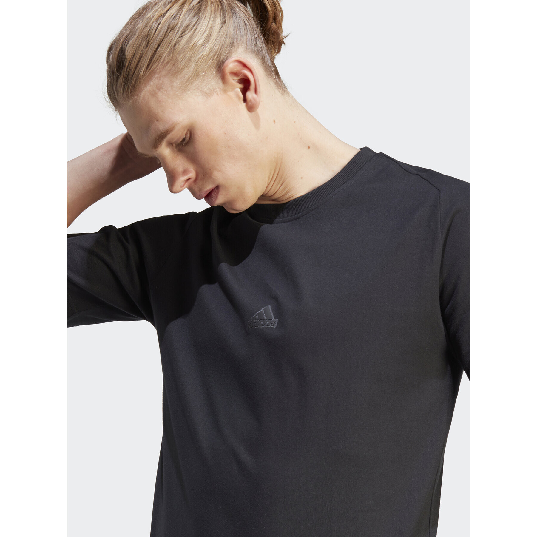 adidas Тишърт IJ6129 Черен Regular Fit - Pepit.bg