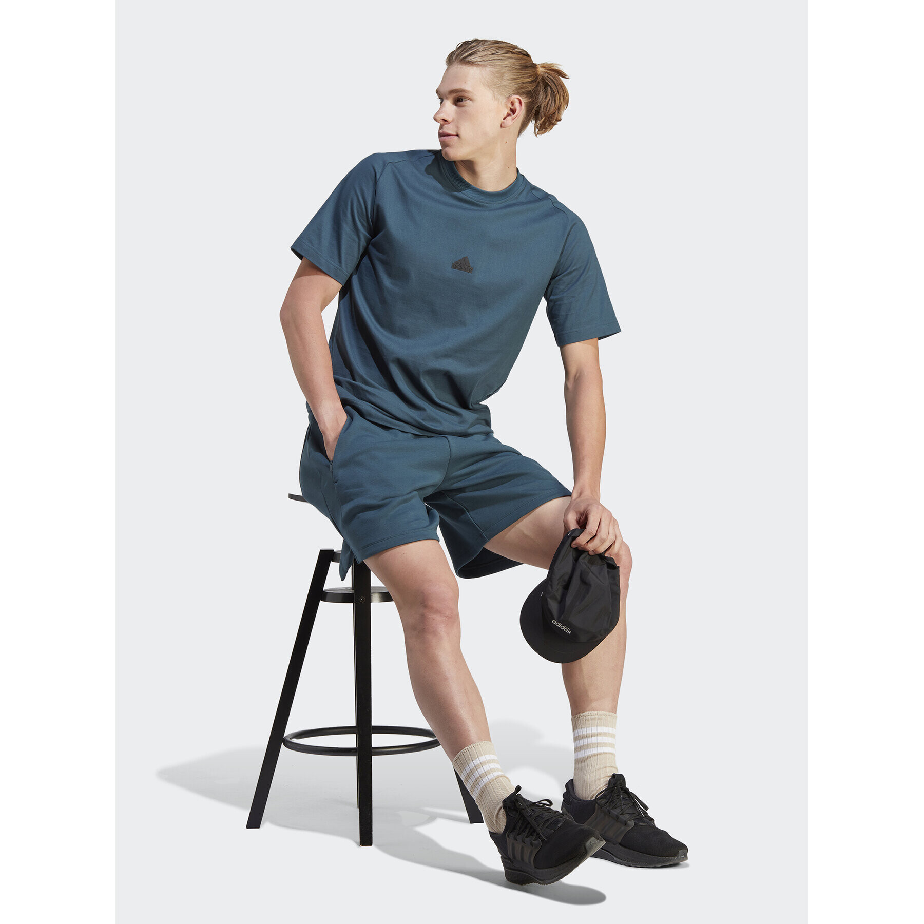 adidas Тишърт IJ6130 Електриков Regular Fit - Pepit.bg