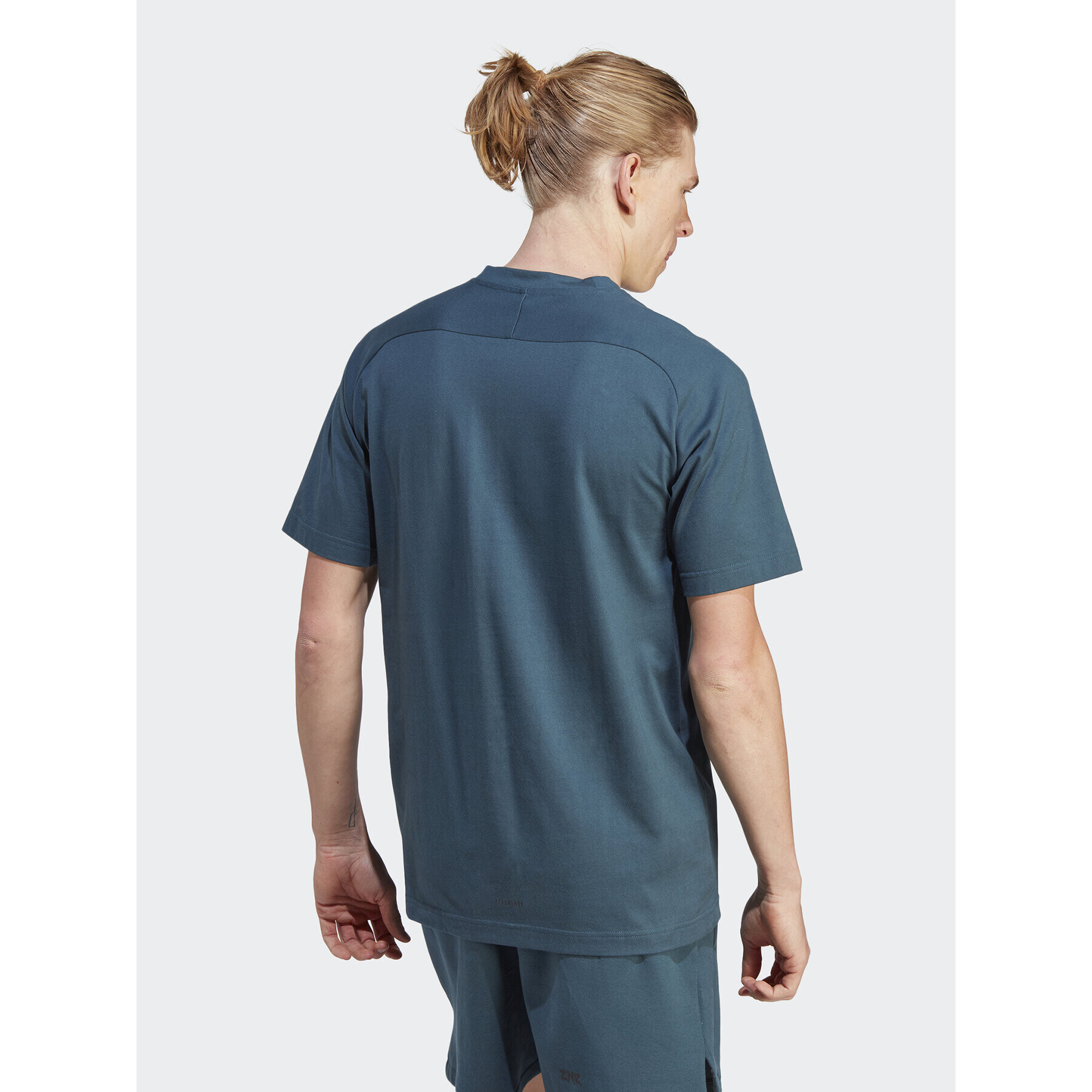 adidas Тишърт IJ6130 Електриков Regular Fit - Pepit.bg