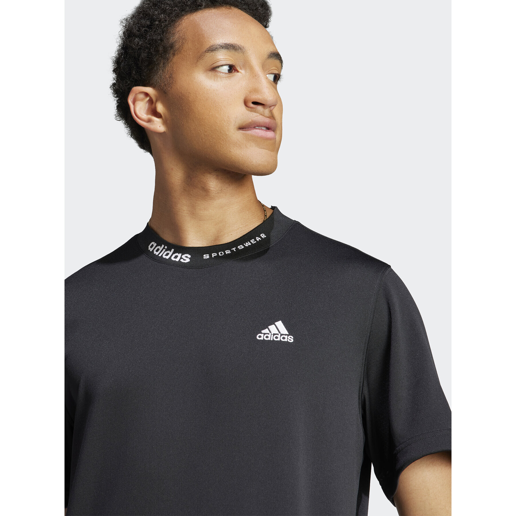 adidas Тишърт IJ6460 Черен Loose Fit - Pepit.bg