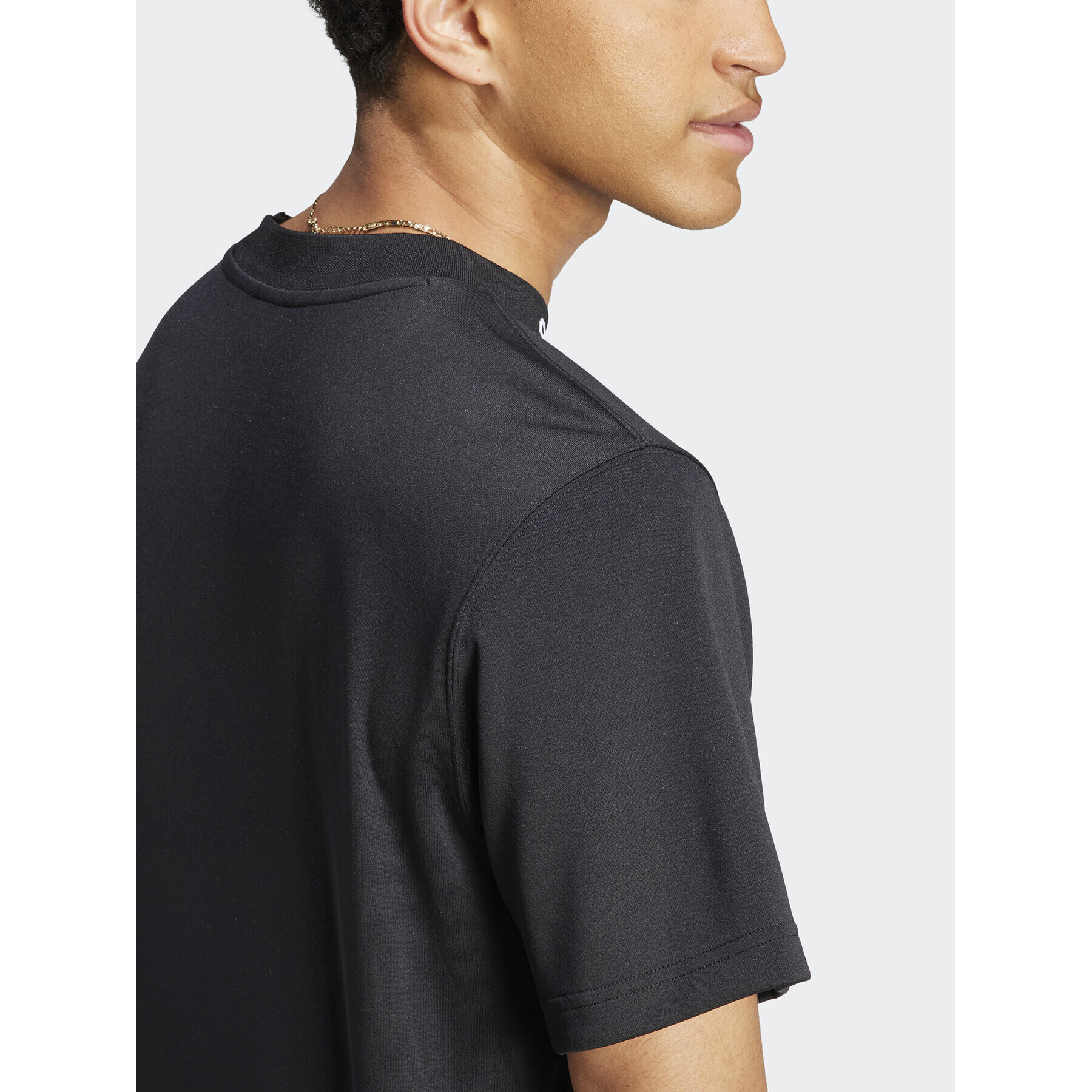 adidas Тишърт IJ6460 Черен Loose Fit - Pepit.bg