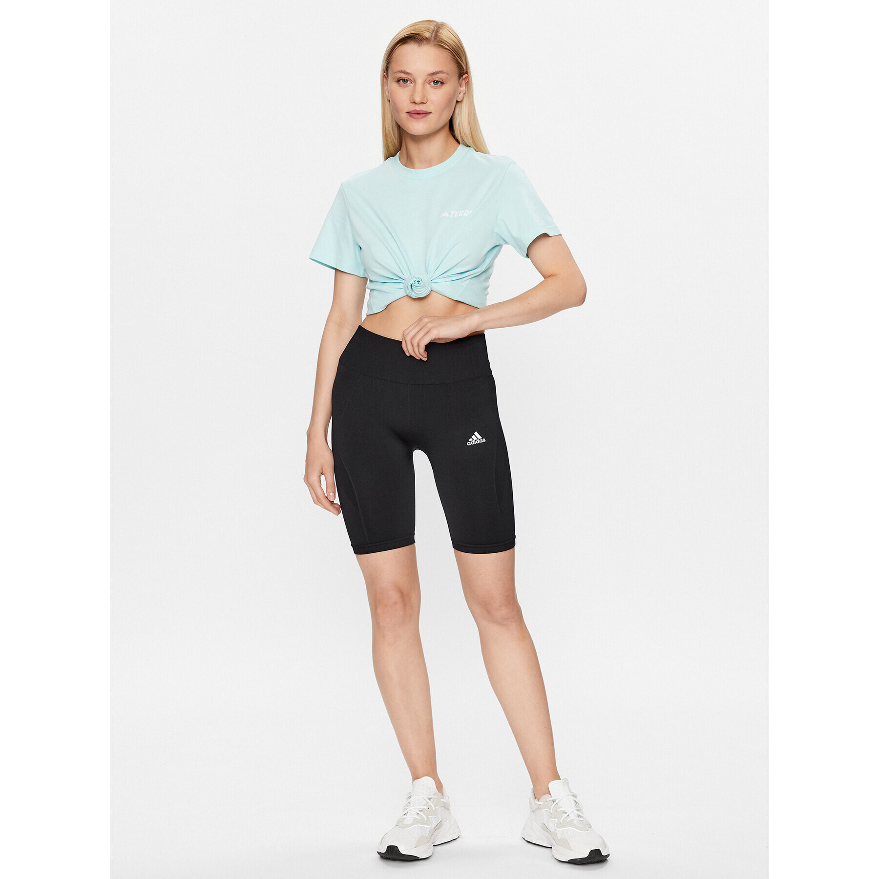 adidas Тишърт IL2635 Електриков Regular Fit - Pepit.bg
