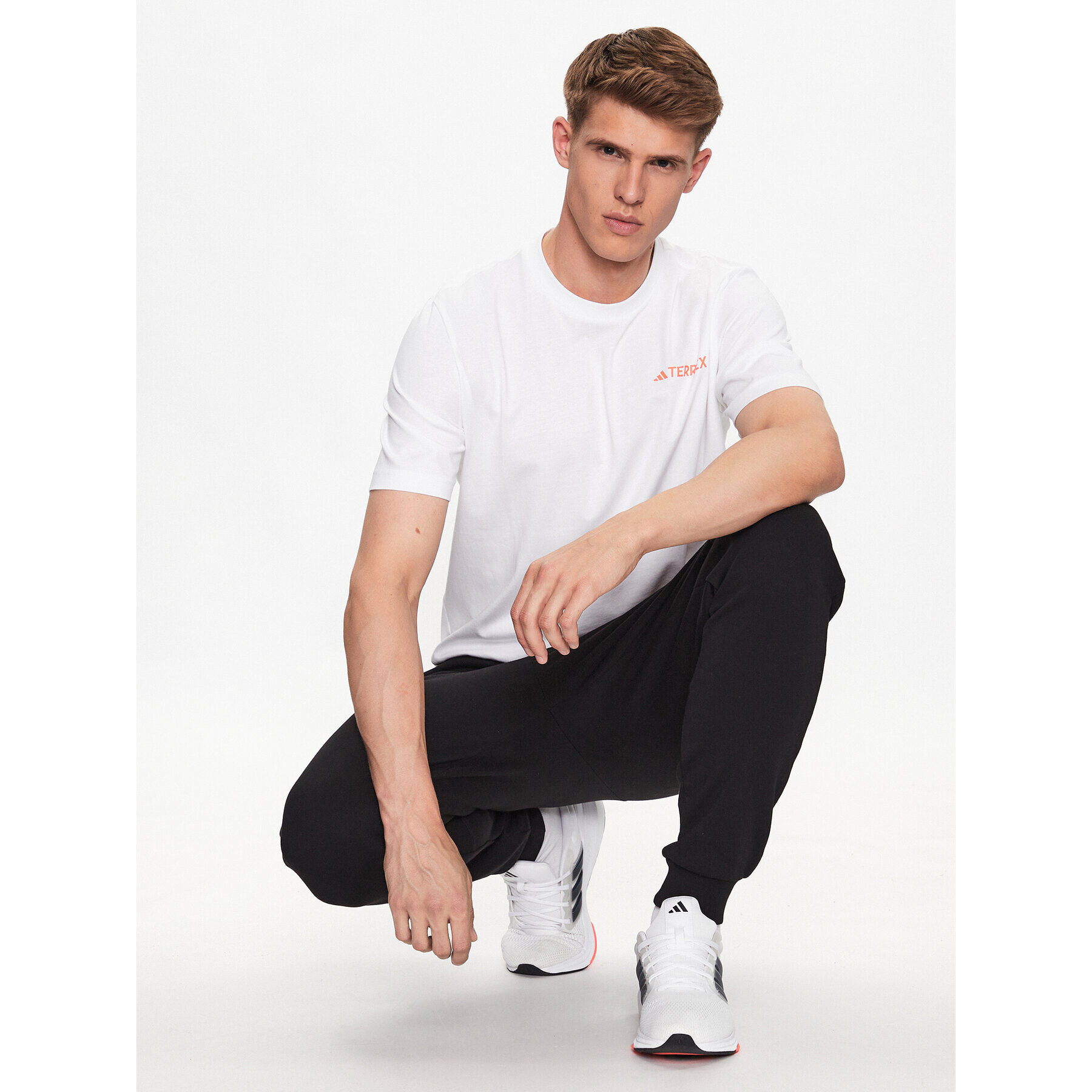 adidas Тишърт IL2636 Бял Regular Fit - Pepit.bg