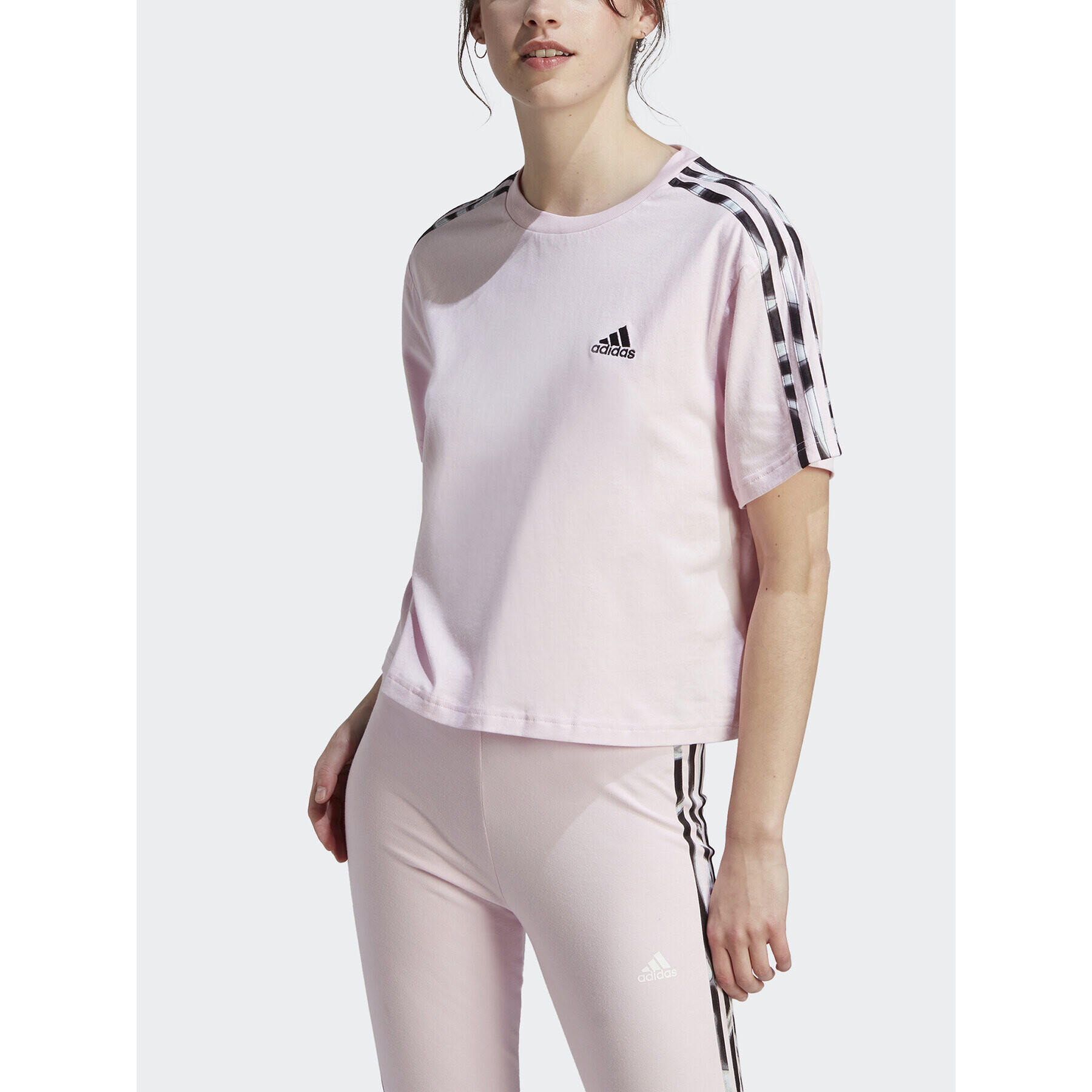 adidas Тишърт IL5870 Розов Loose Fit - Pepit.bg