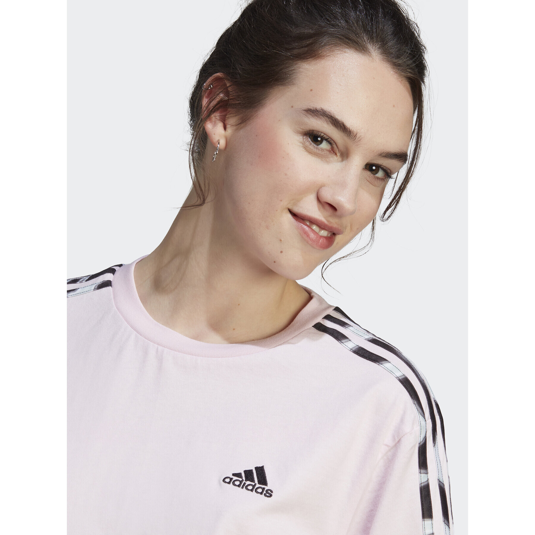 adidas Тишърт IL5870 Розов Loose Fit - Pepit.bg