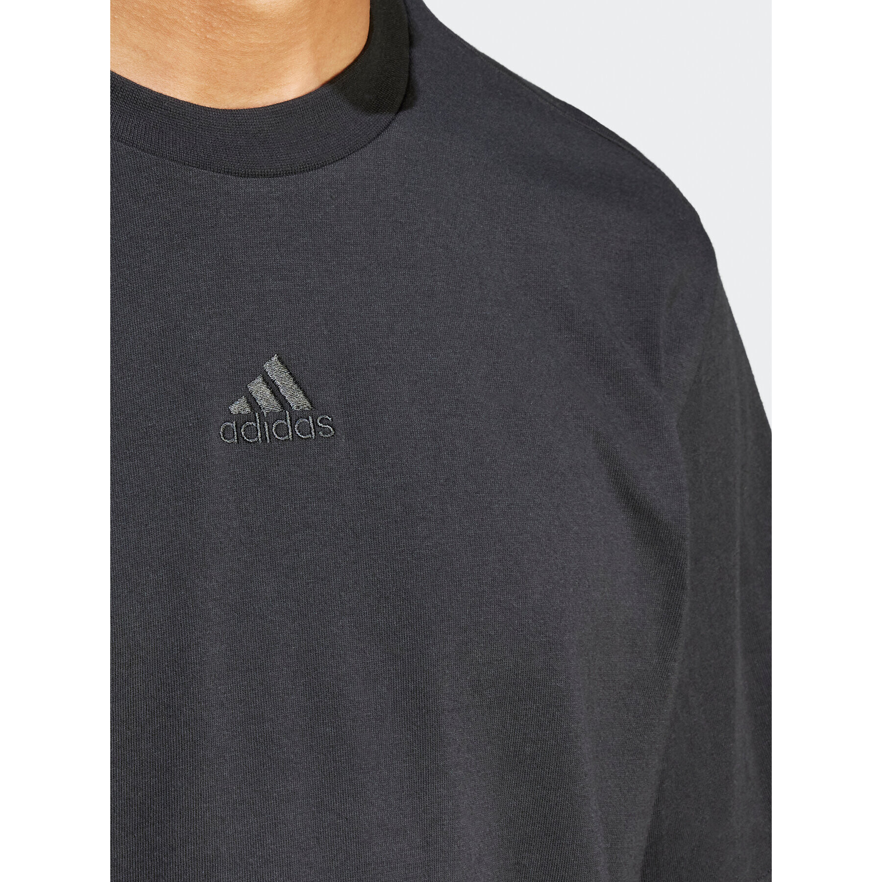 adidas Тишърт IR8363 Черен Loose Fit - Pepit.bg