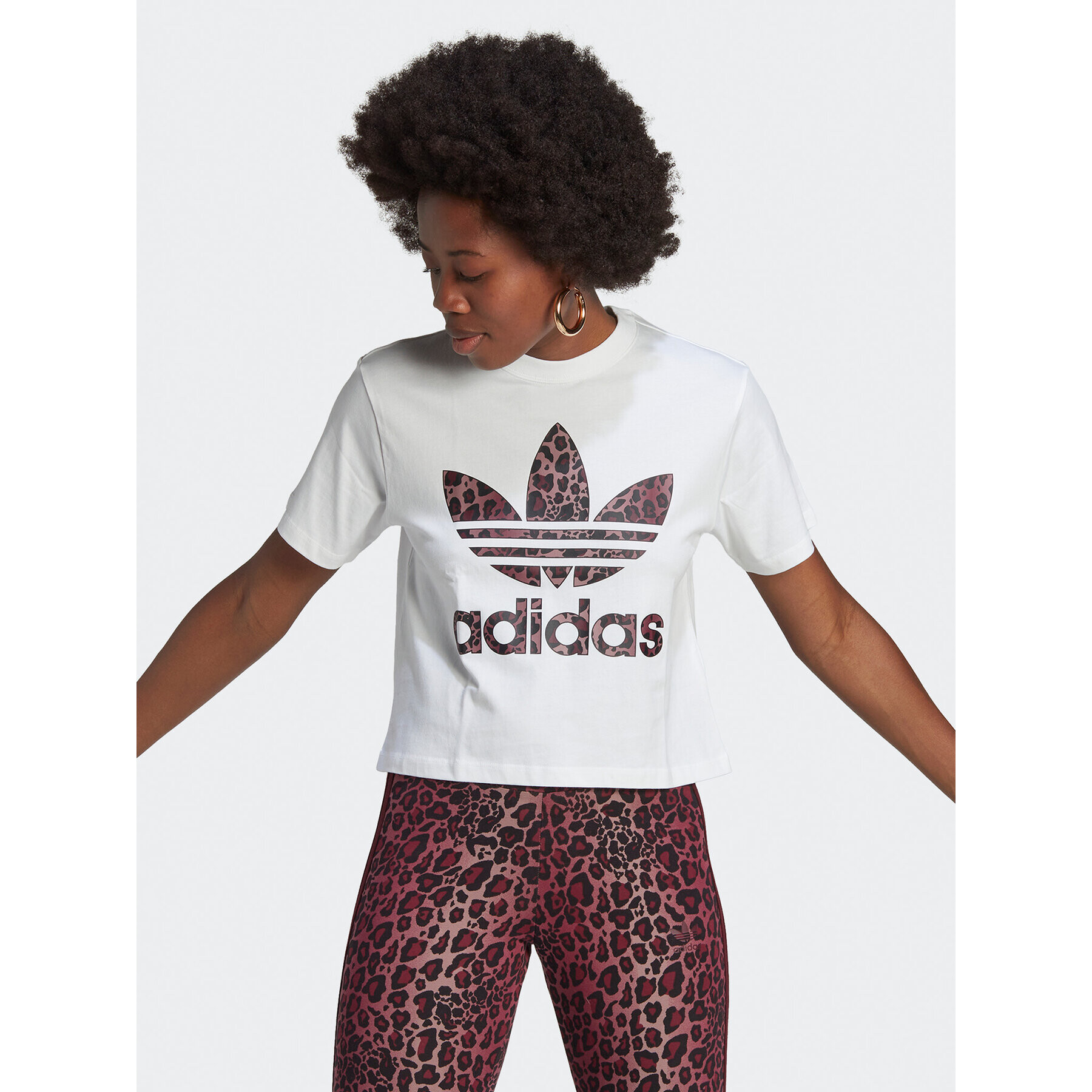 adidas Тишърт Logo HK5186 Бял Regular Fit - Pepit.bg