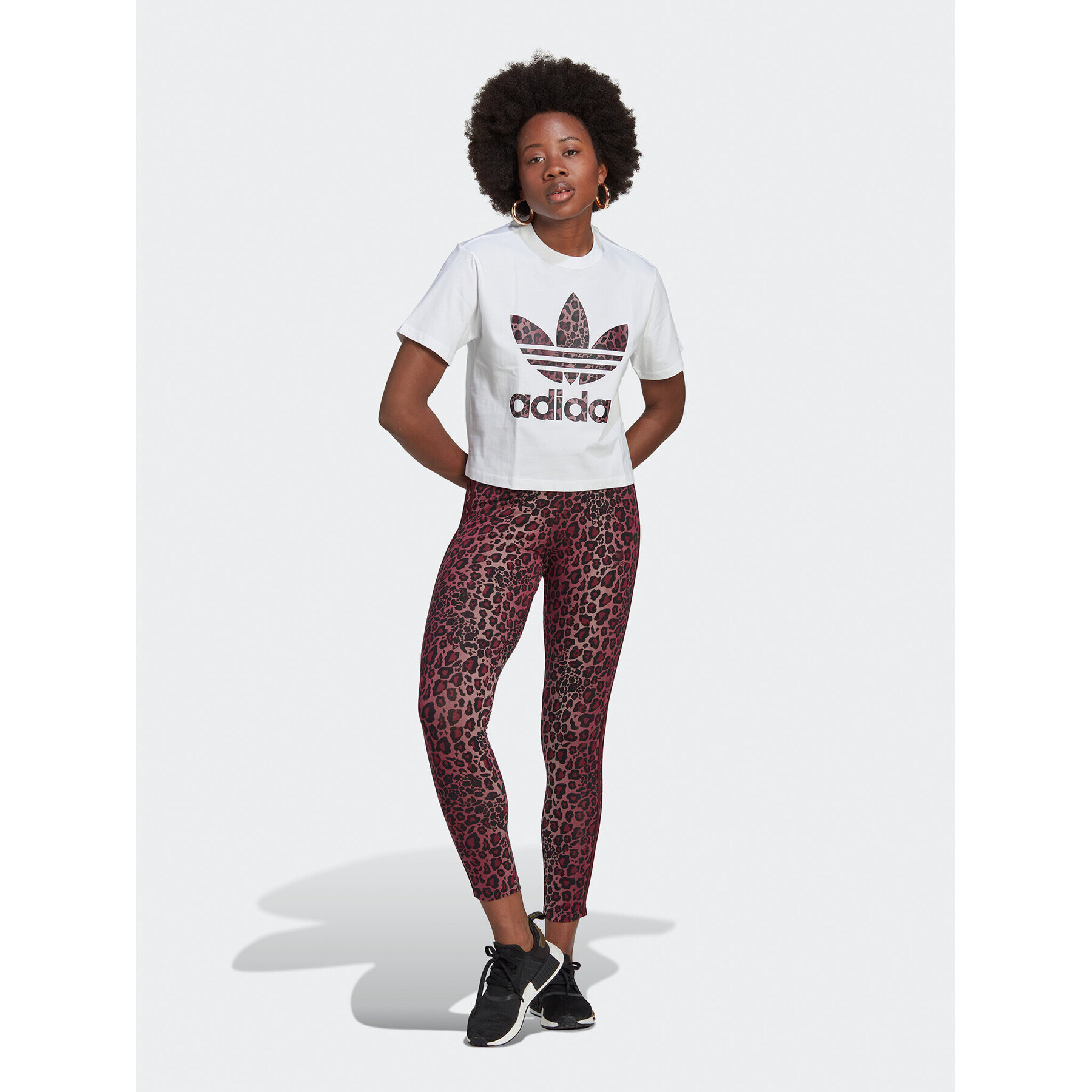 adidas Тишърт Logo HK5186 Бял Regular Fit - Pepit.bg