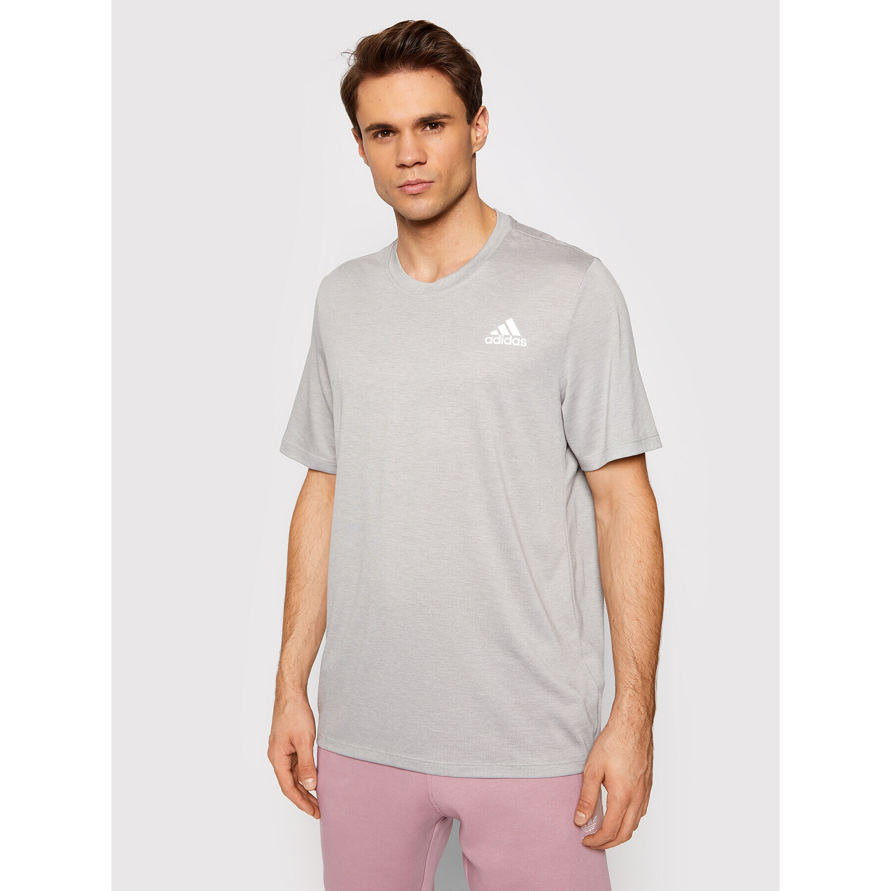 adidas Тишърт Primeblue Designed 2 Move Heathered Sport GR0507 Сив Regular Fit - Pepit.bg