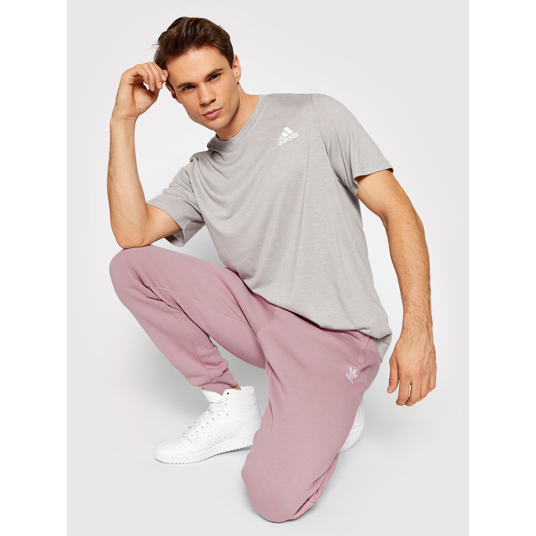 adidas Тишърт Primeblue Designed 2 Move Heathered Sport GR0507 Сив Regular Fit - Pepit.bg