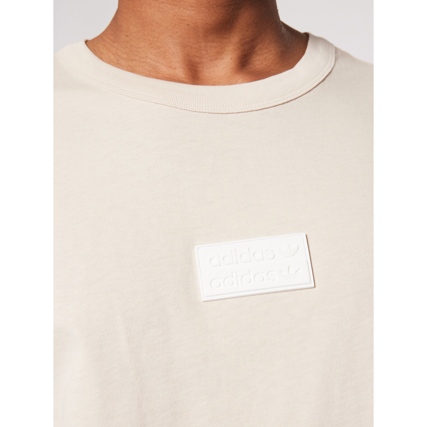 adidas Тишърт Silicon Badge T GN3298 Бежов Regular Fit - Pepit.bg