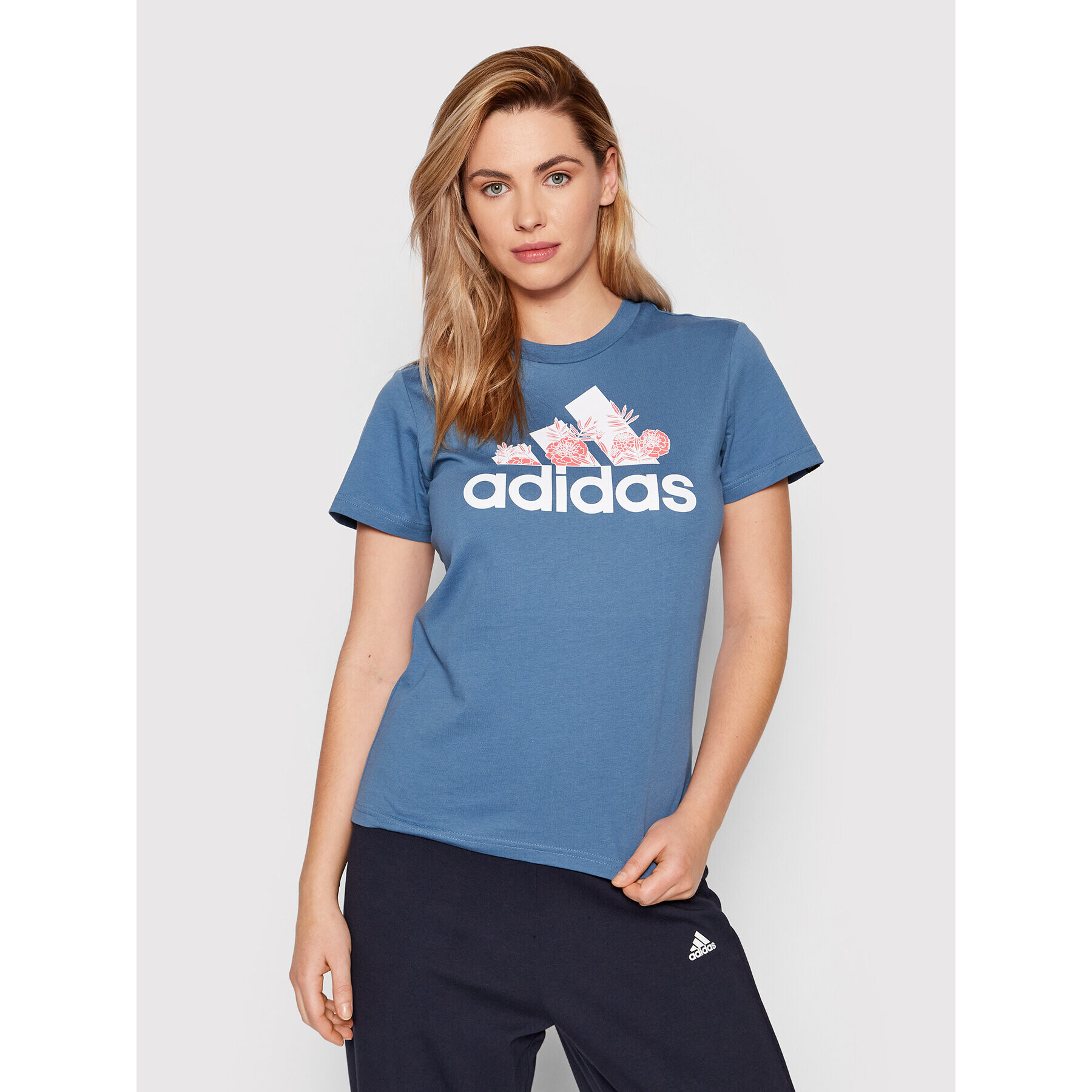 adidas Тишърт Superher Floral Graphic Logo HE4926 Син Regular Fit - Pepit.bg