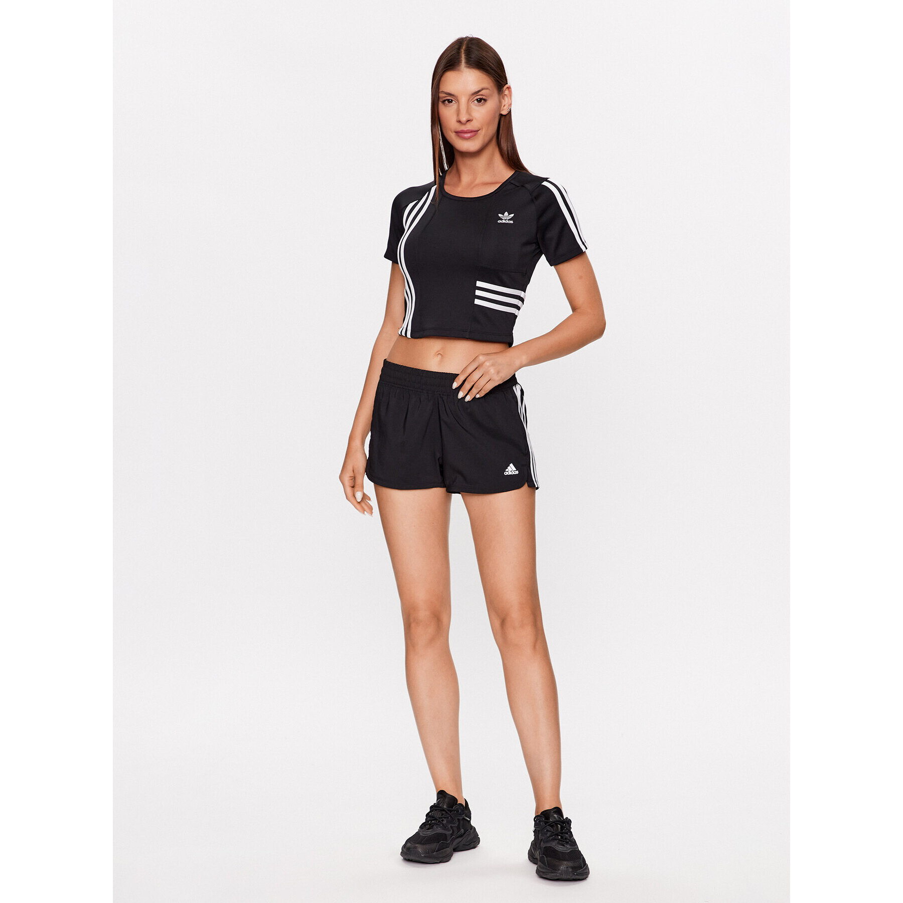 adidas Тишърт T-Shirt IC2379 Черен - Pepit.bg