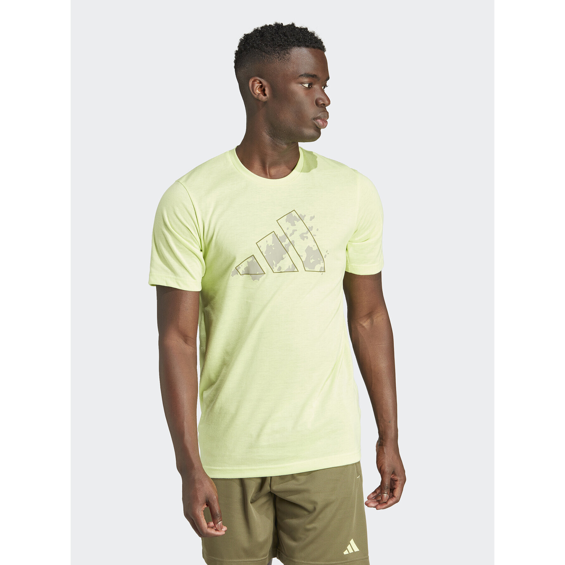 adidas Тишърт Train Essentials Seasonal Training Graphic IJ9602 Жълт Regular Fit - Pepit.bg
