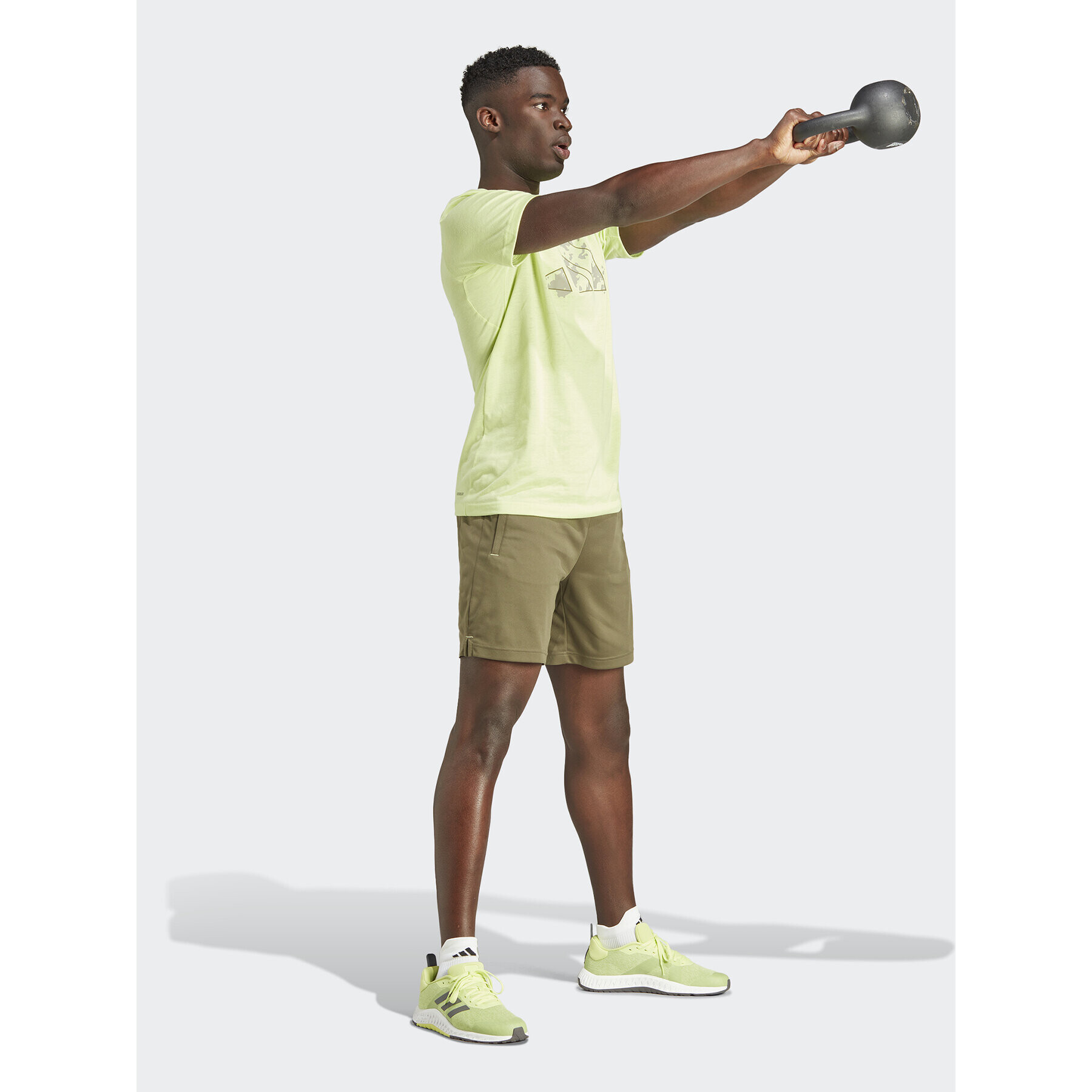 adidas Тишърт Train Essentials Seasonal Training Graphic IJ9602 Жълт Regular Fit - Pepit.bg