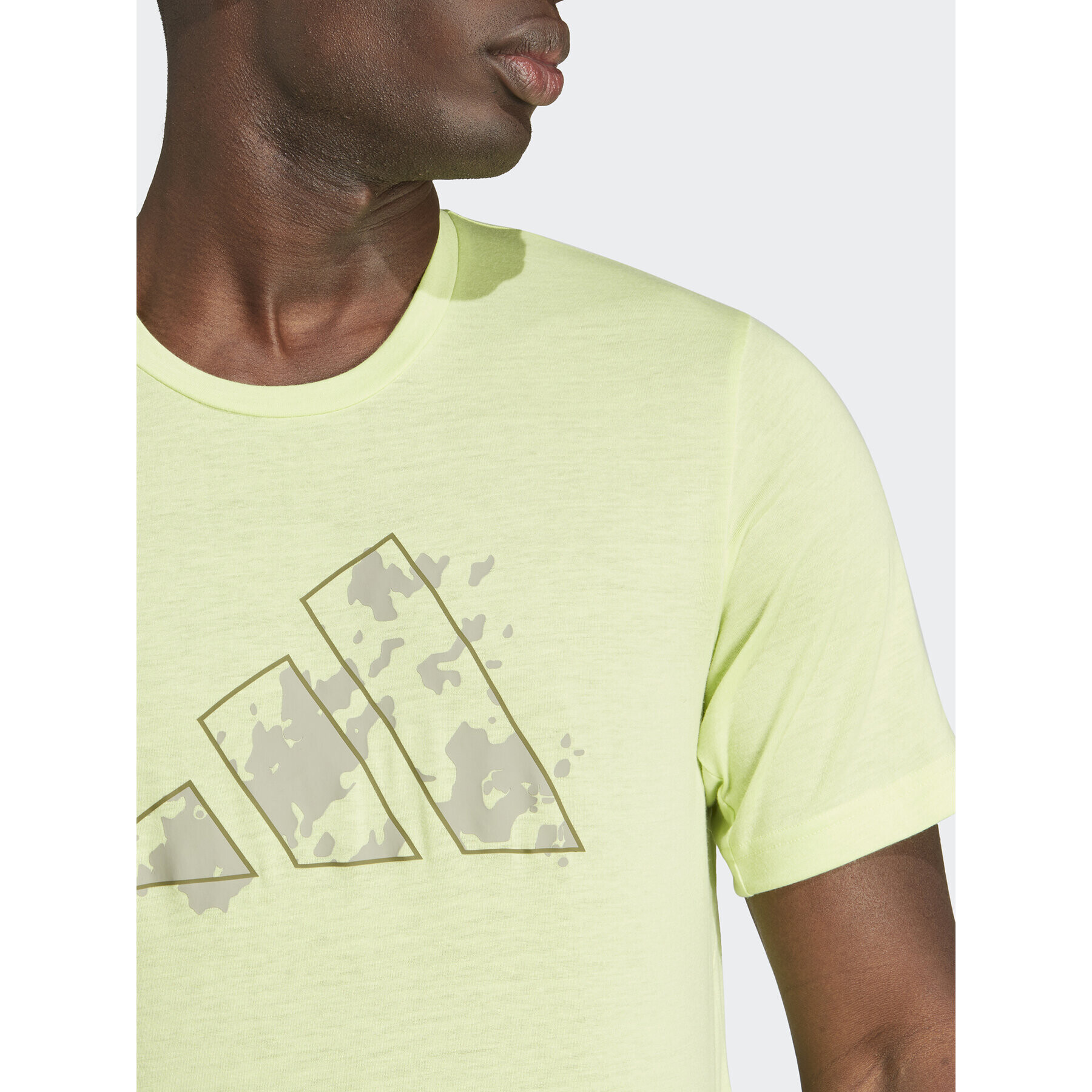 adidas Тишърт Train Essentials Seasonal Training Graphic IJ9602 Жълт Regular Fit - Pepit.bg