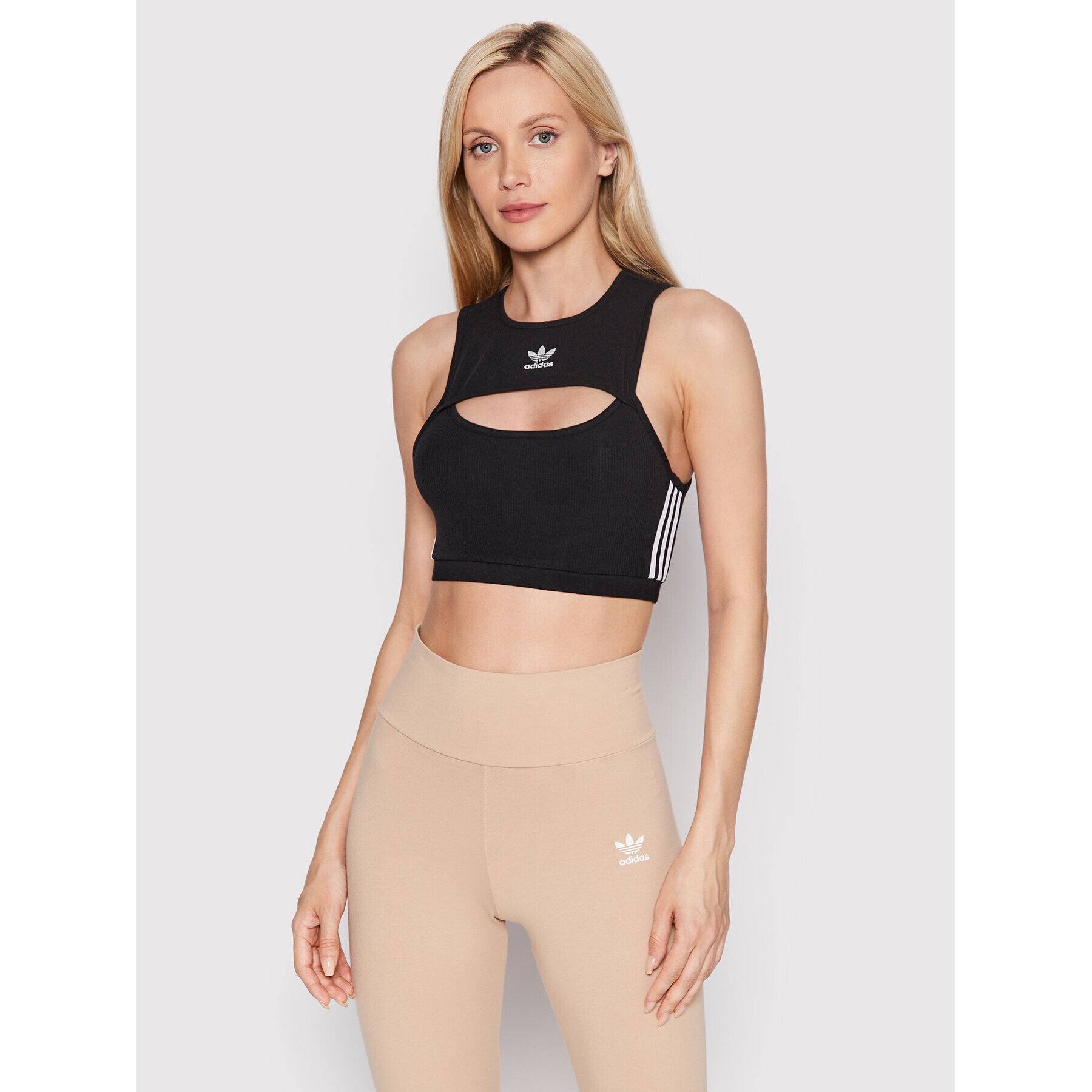 adidas топ adicolor Classics HM2117 Черен Slim Fit - Pepit.bg