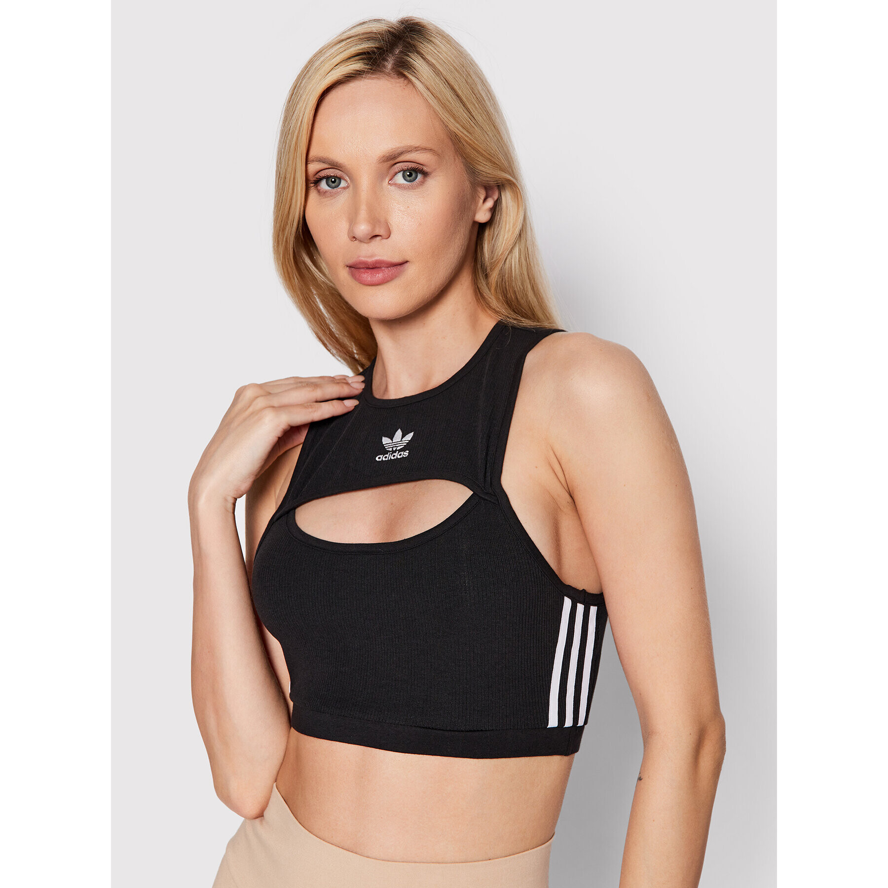 adidas топ adicolor Classics HM2117 Черен Slim Fit - Pepit.bg