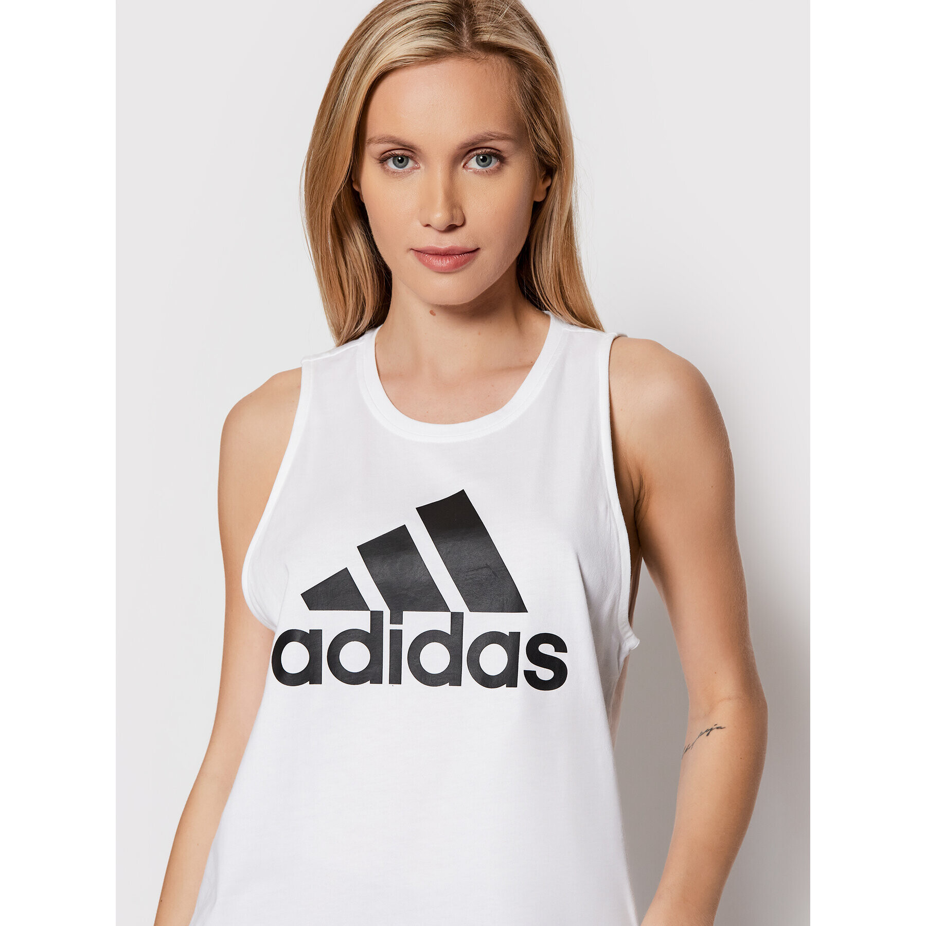 adidas топ Essentials Big Logo H10199 Бял Regular Fit - Pepit.bg