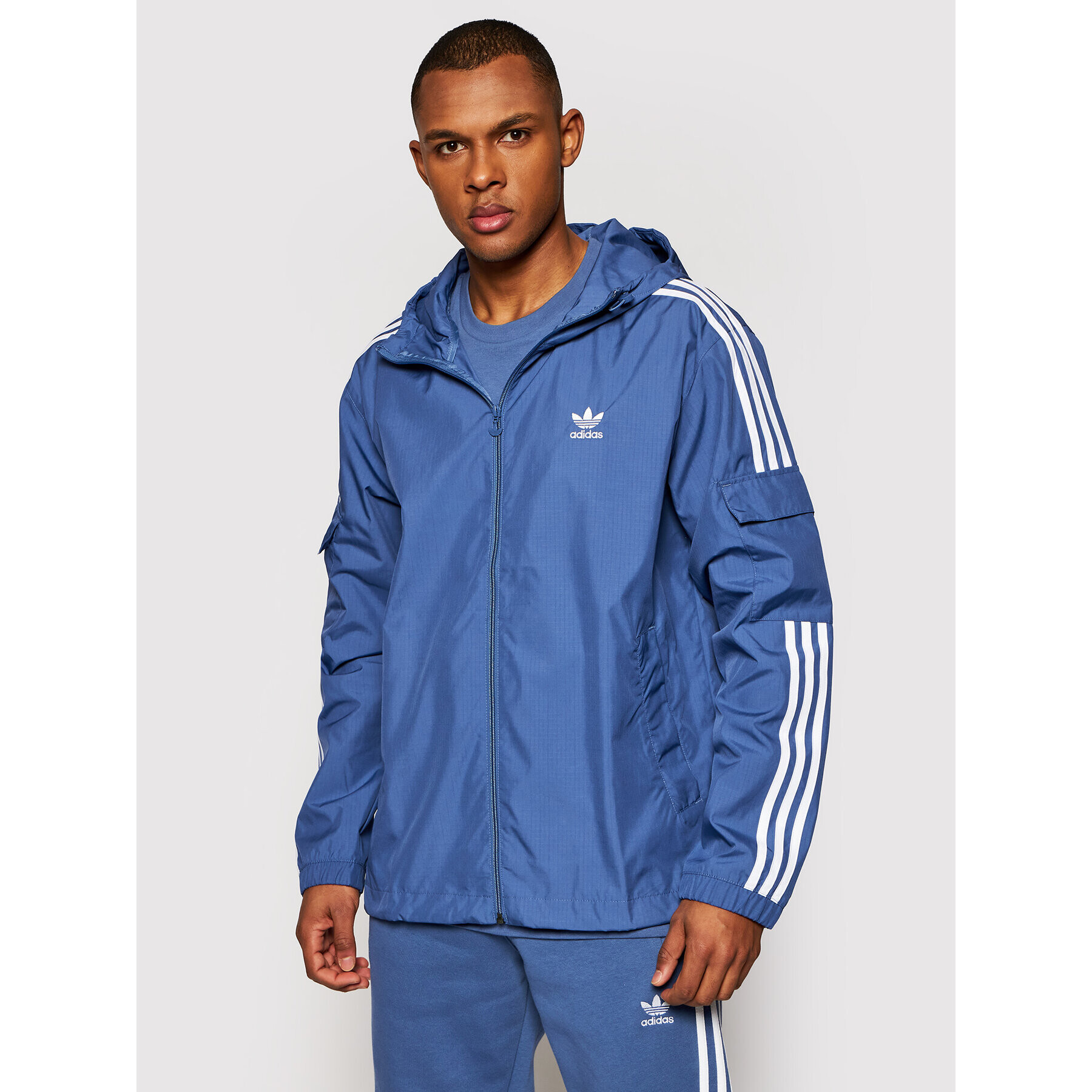 adidas Ветровка adicolor Classics 3-Stripes GN3469 Син Regular Fit - Pepit.bg