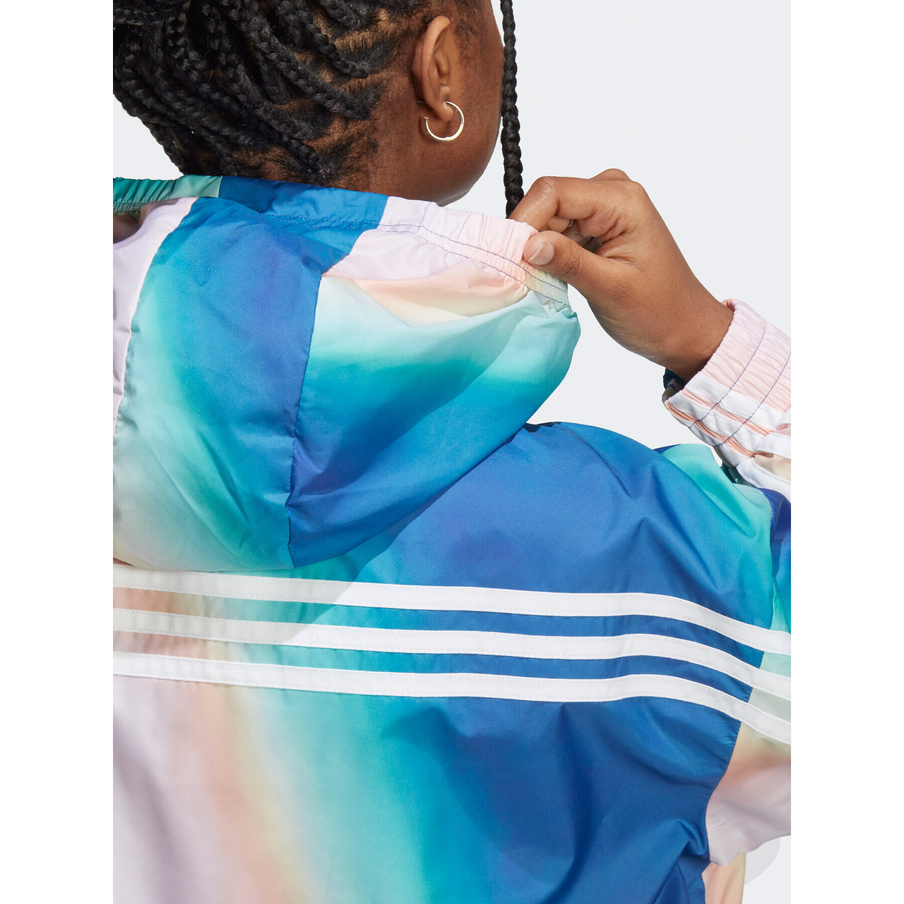 adidas Ветровка Future Icons Woven Windbreaker IC0470 Син Loose Fit - Pepit.bg