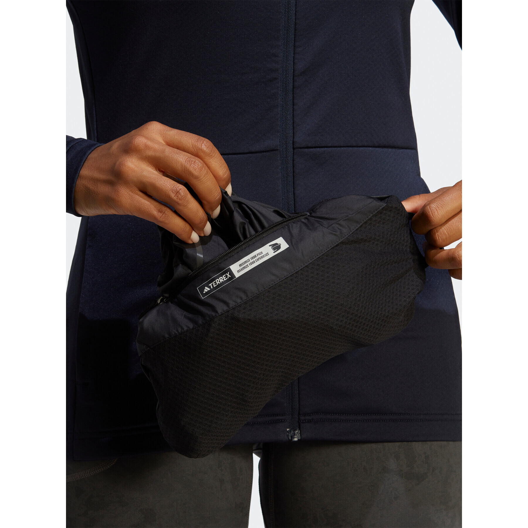 adidas Ветровка Terrex Multi Windbreaker HM4026 Черен Regular Fit - Pepit.bg