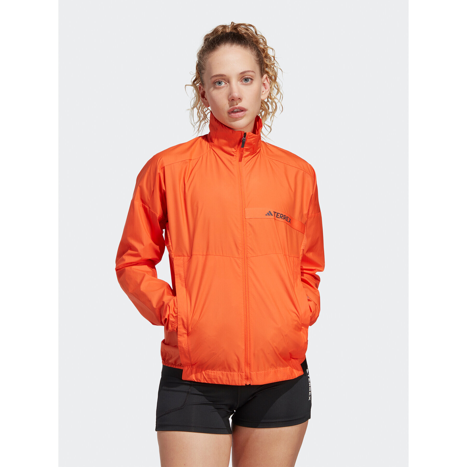 adidas Ветровка Terrex Multi Windbreaker HZ4237 Оранжев Regular Fit - Pepit.bg