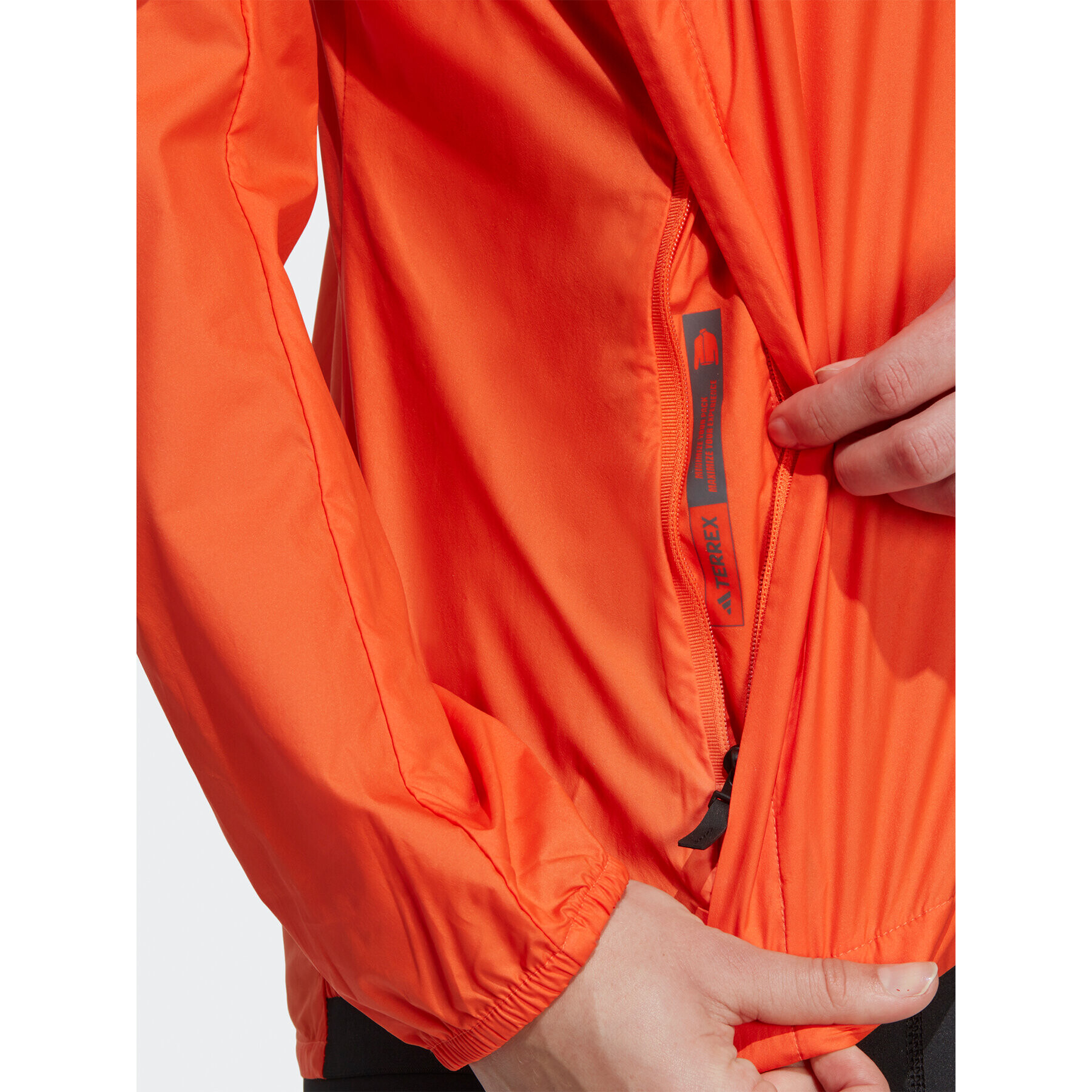 adidas Ветровка Terrex Multi Windbreaker HZ4237 Оранжев Regular Fit - Pepit.bg