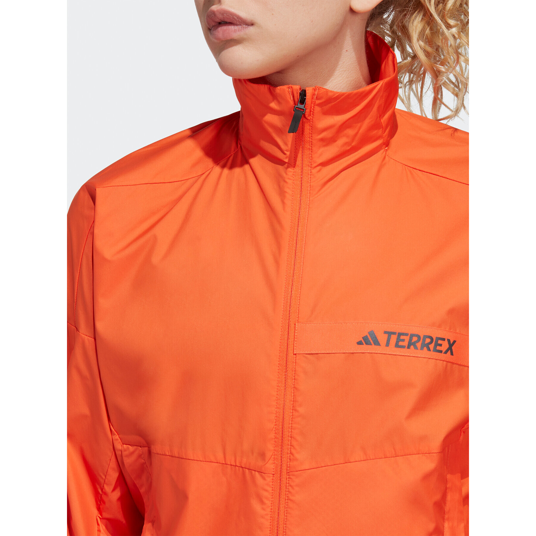 adidas Ветровка Terrex Multi Windbreaker HZ4237 Оранжев Regular Fit - Pepit.bg