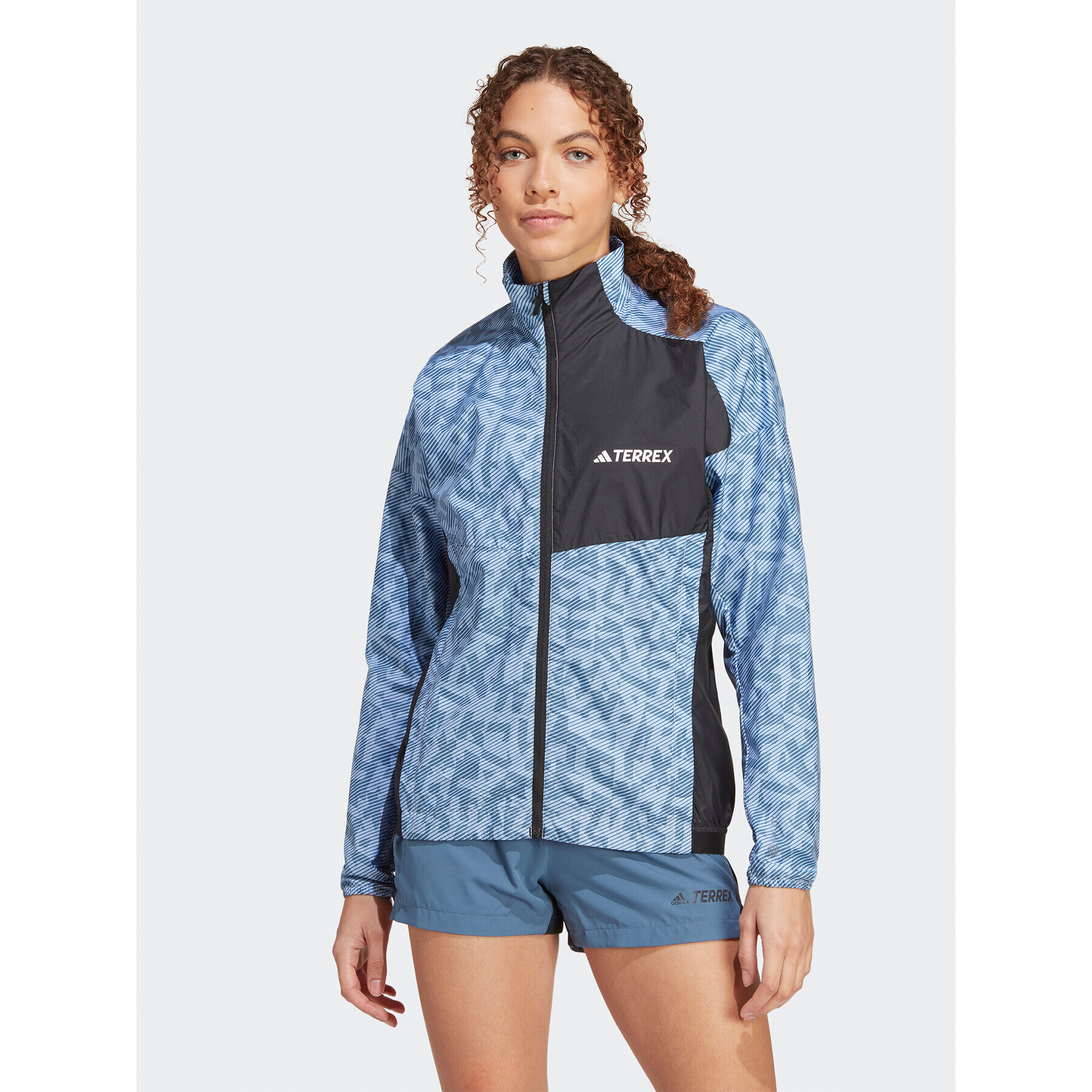 adidas Ветровка Terrex Trail Running Windbreaker HZ1320 Син Regular Fit - Pepit.bg