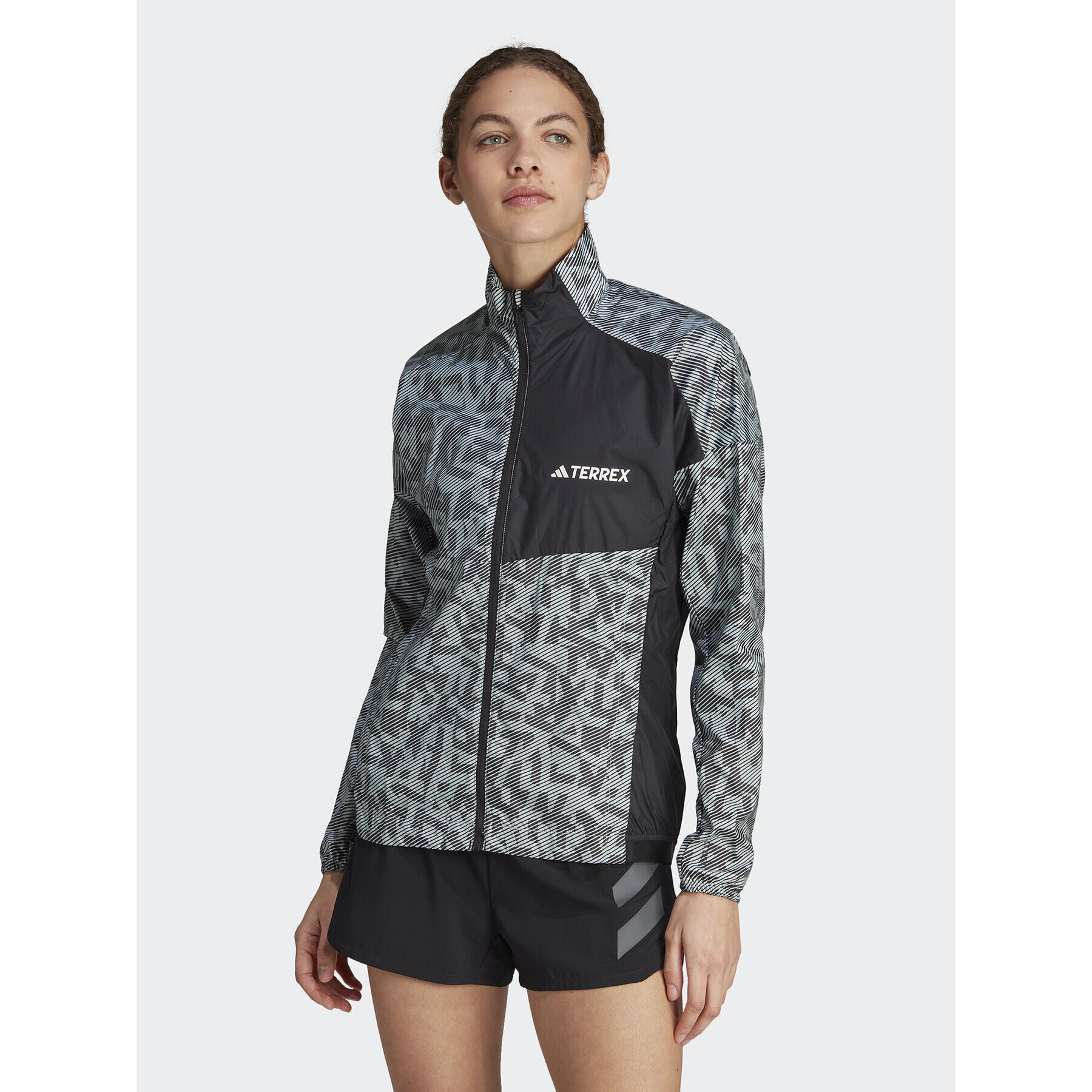 adidas Ветровка Terrex Trail Running Windbreaker HZ5328 Сив Regular Fit - Pepit.bg