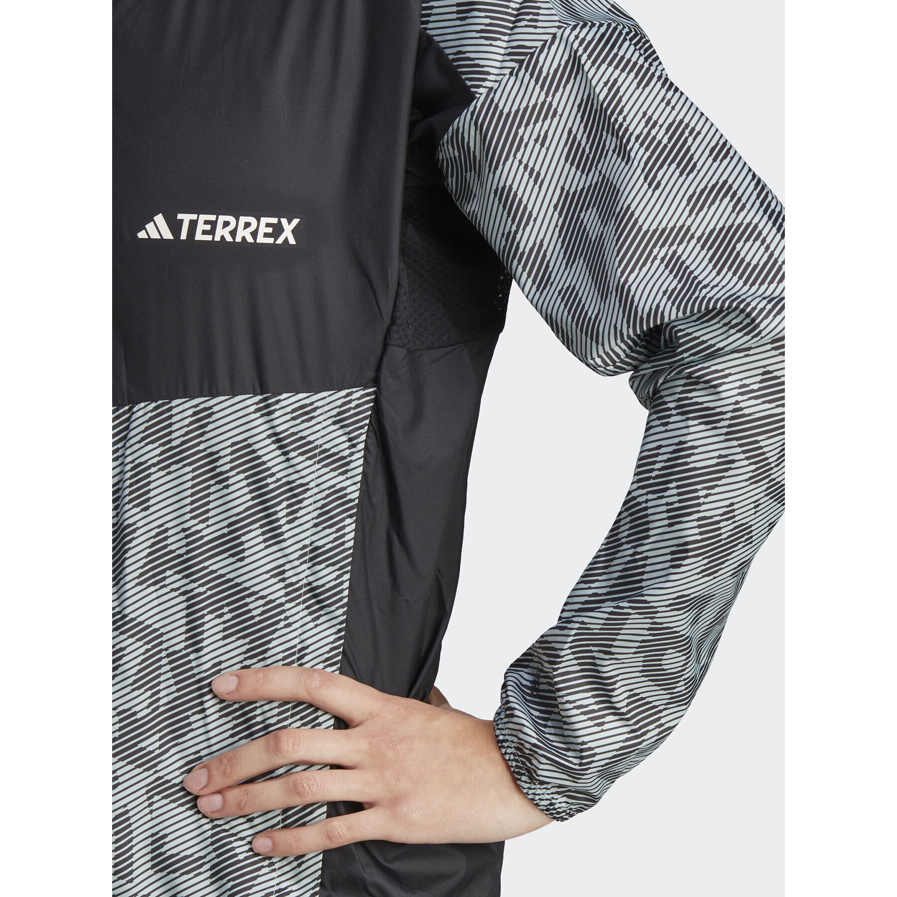 adidas Ветровка Terrex Trail Running Windbreaker HZ5328 Сив Regular Fit - Pepit.bg