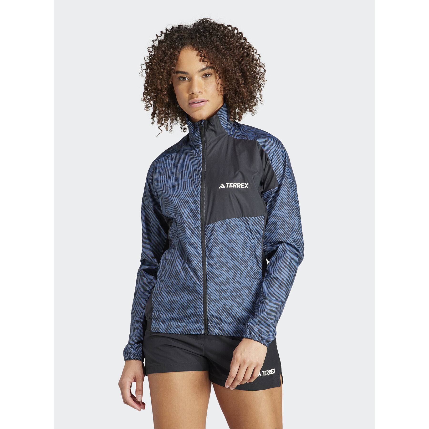 adidas Ветровка Terrex Trail Running Windbreaker IA1808 Син Regular Fit - Pepit.bg