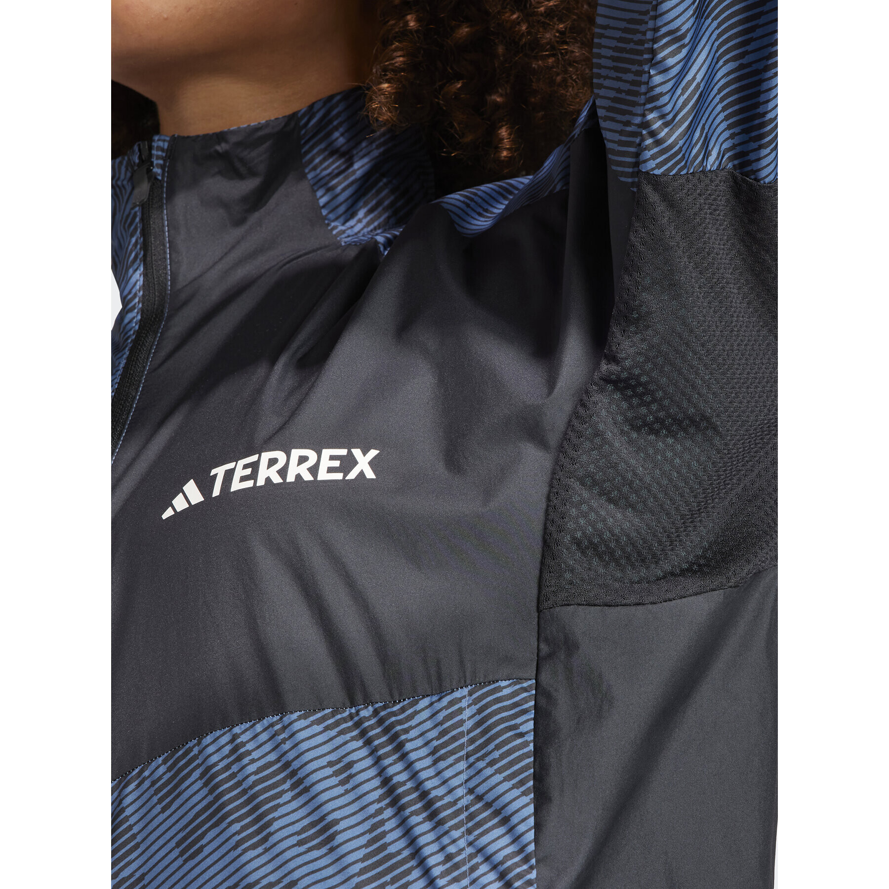 adidas Ветровка Terrex Trail Running Windbreaker IA1808 Син Regular Fit - Pepit.bg