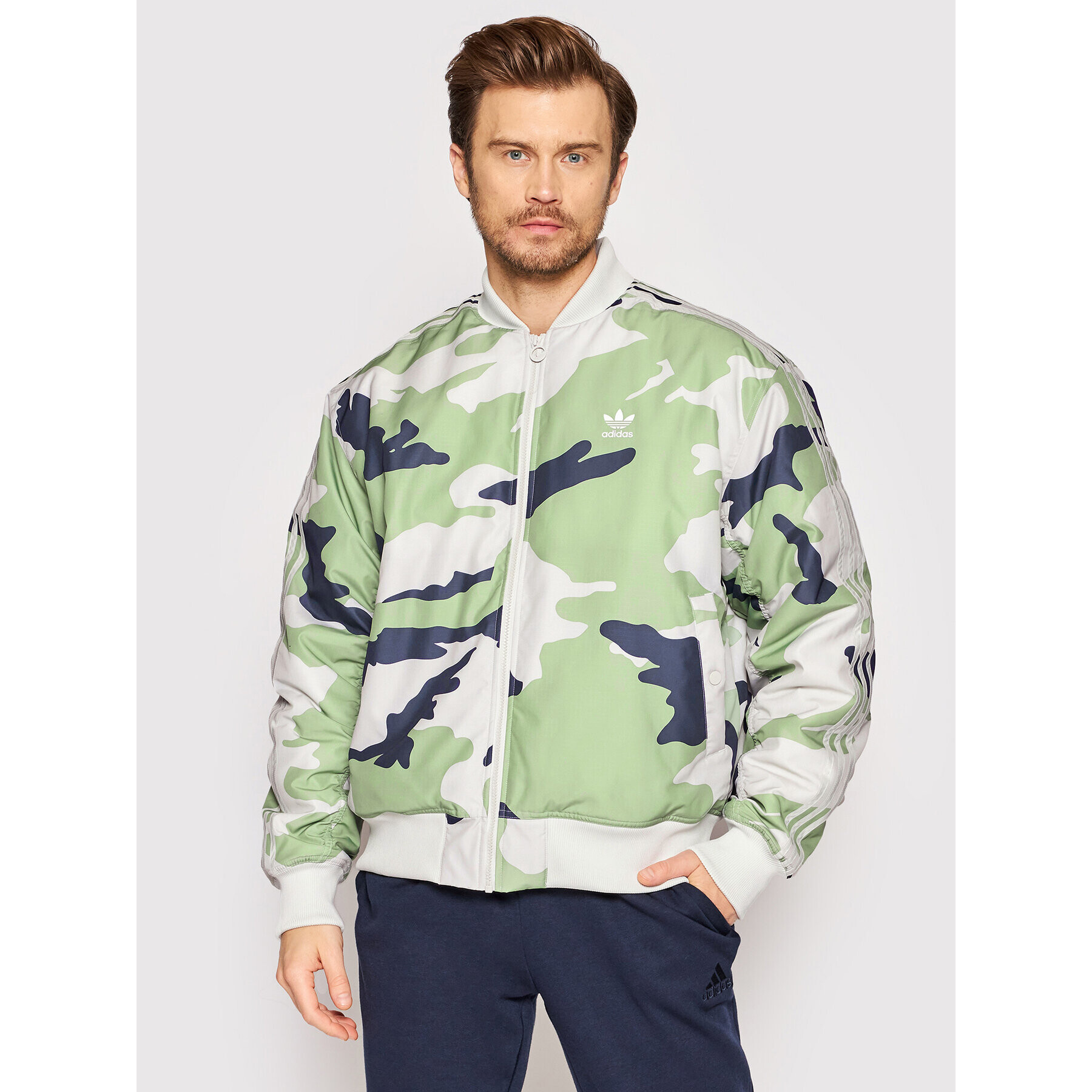 adidas Яке бомбър Camo HG1337 Зелен Regular Fit - Pepit.bg