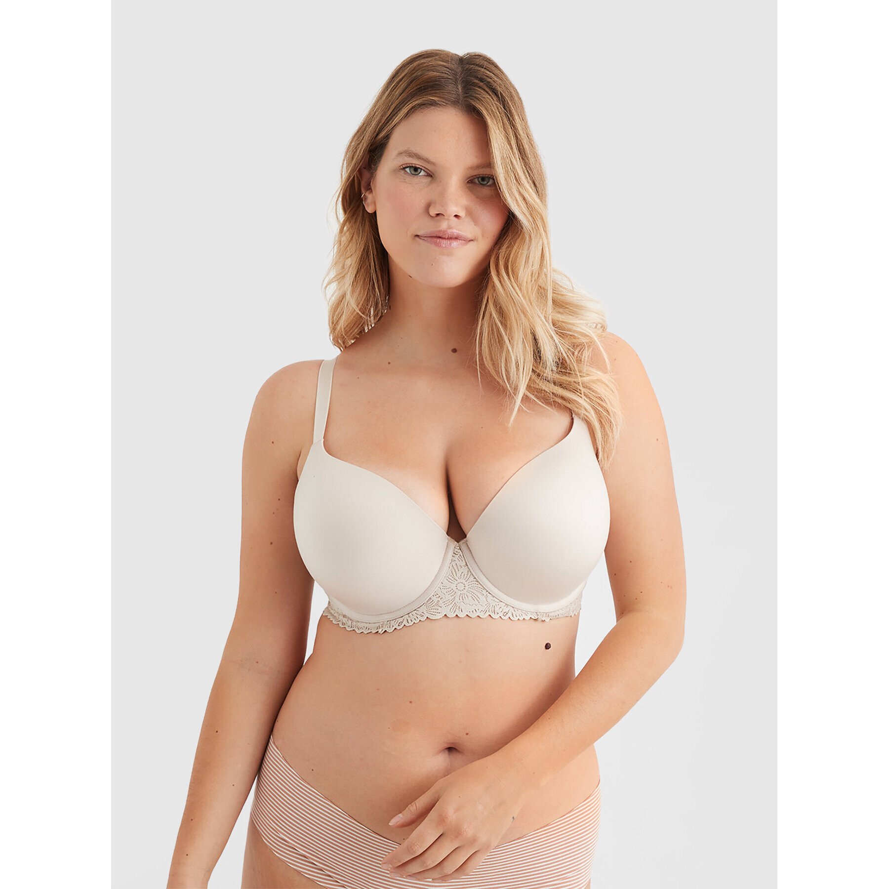 aerie Сутиен push-up 073-6734-4948 Бежов - Pepit.bg